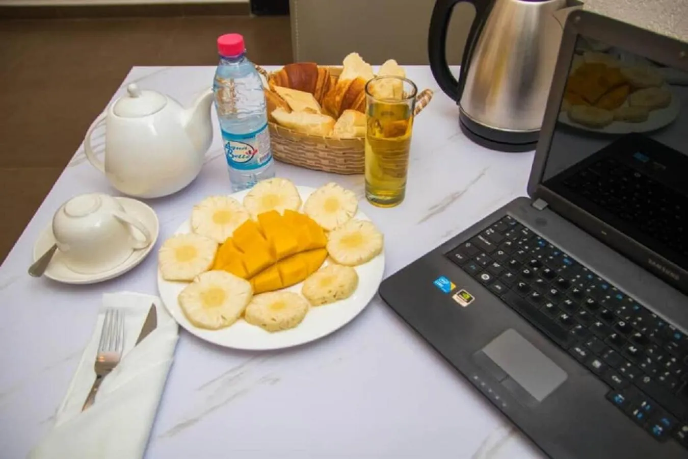 Coffee/tea facilities in Hôtel Guest House Quatre Saisons