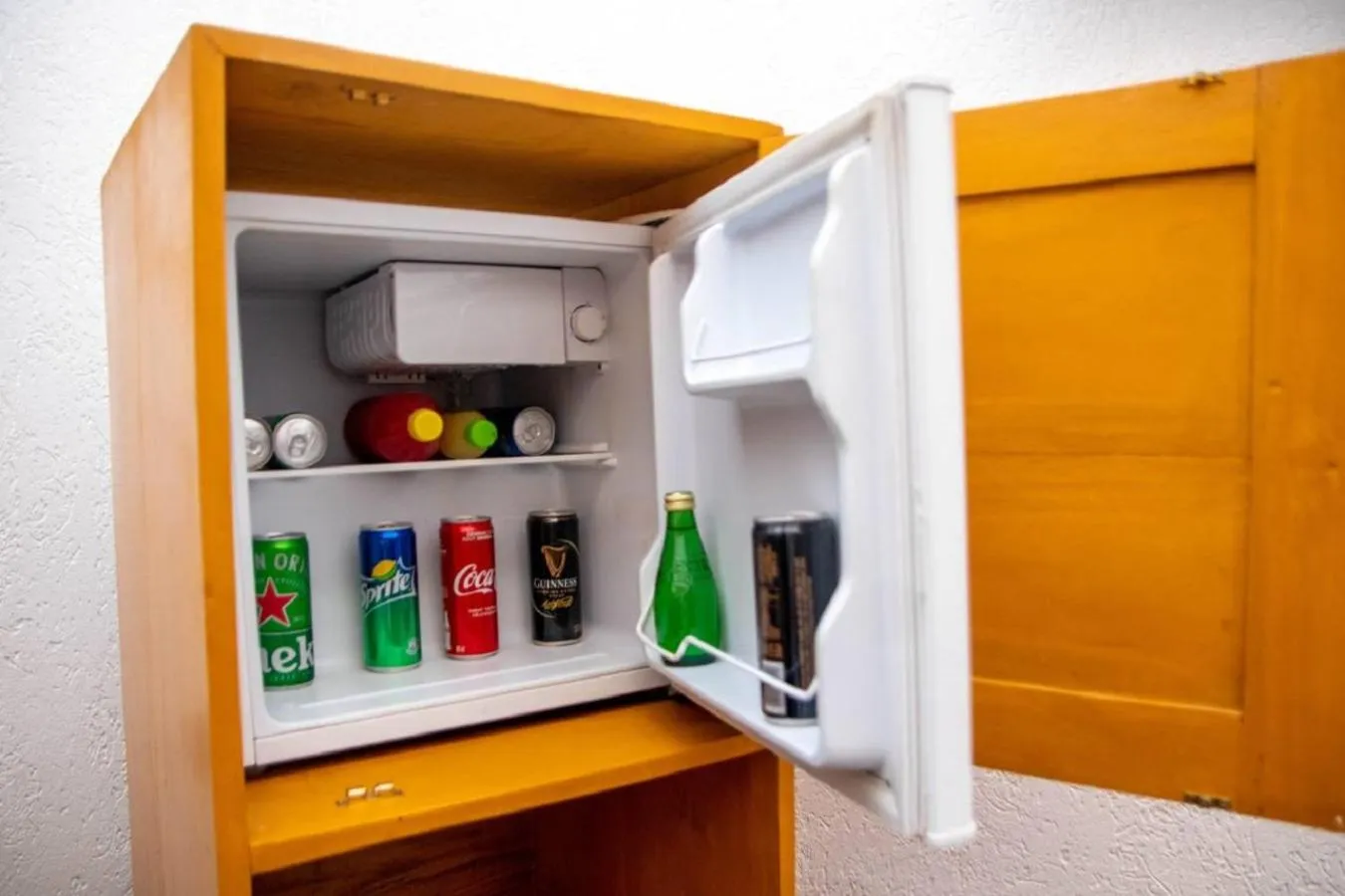 Restaurant/places to eat in Hôtel Guest House Quatre Saisons