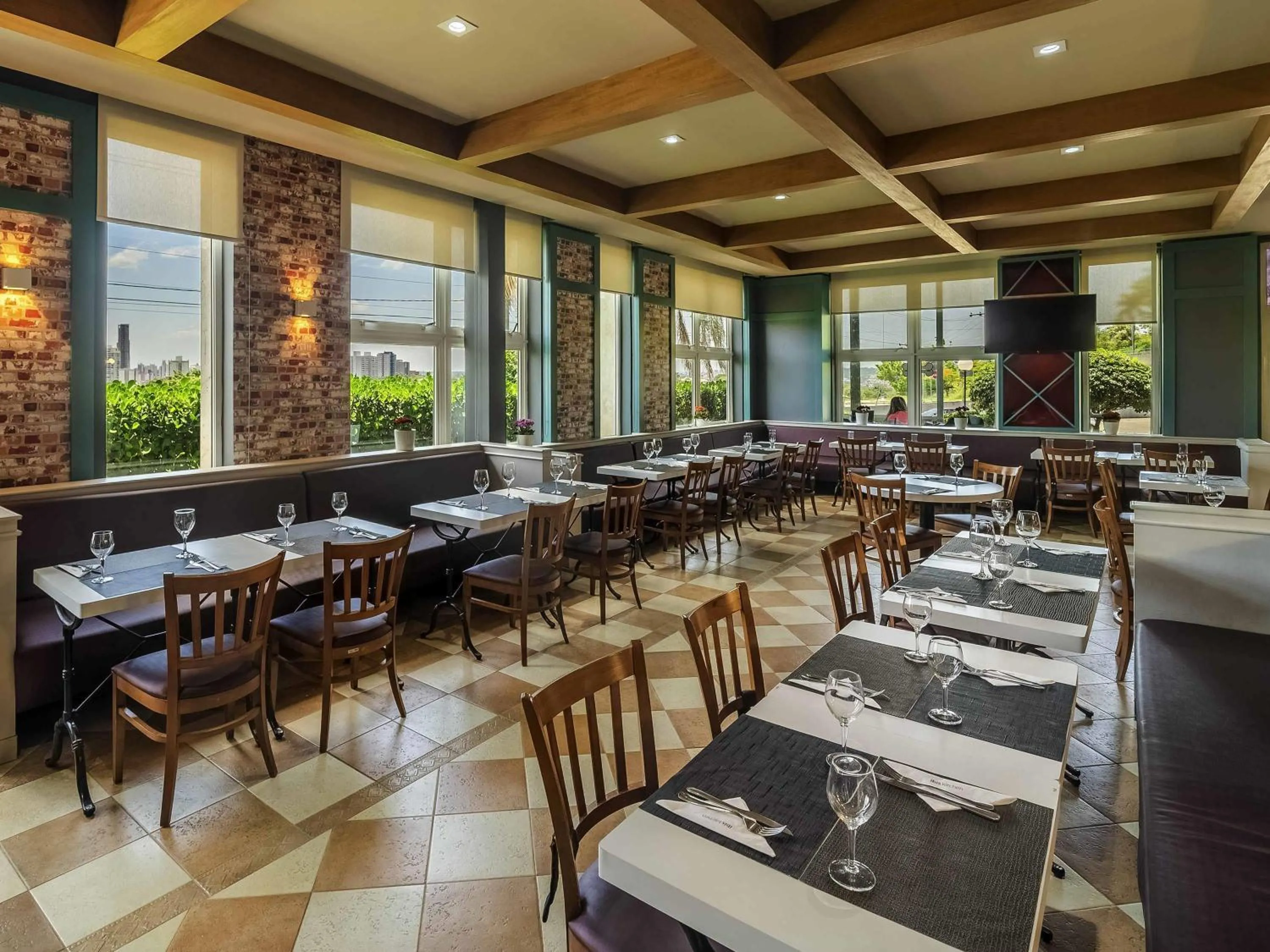 Restaurant/places to eat in ibis Sorocaba