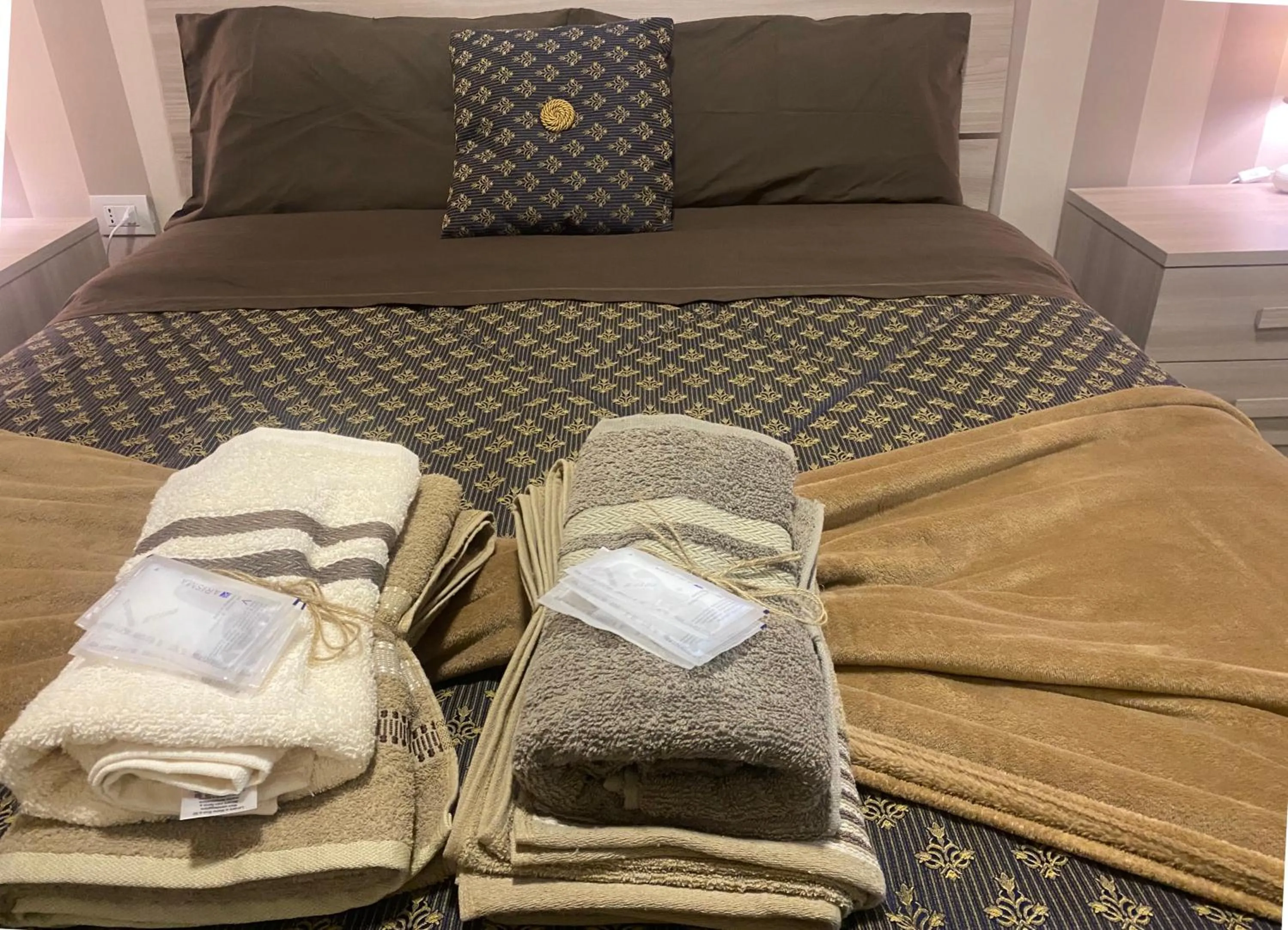 towels, Bed in B & B VICO GRANDE