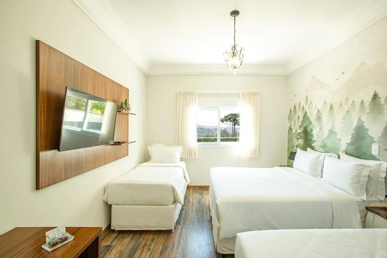 Bedroom, Bed in Altitude Lodge Hotel