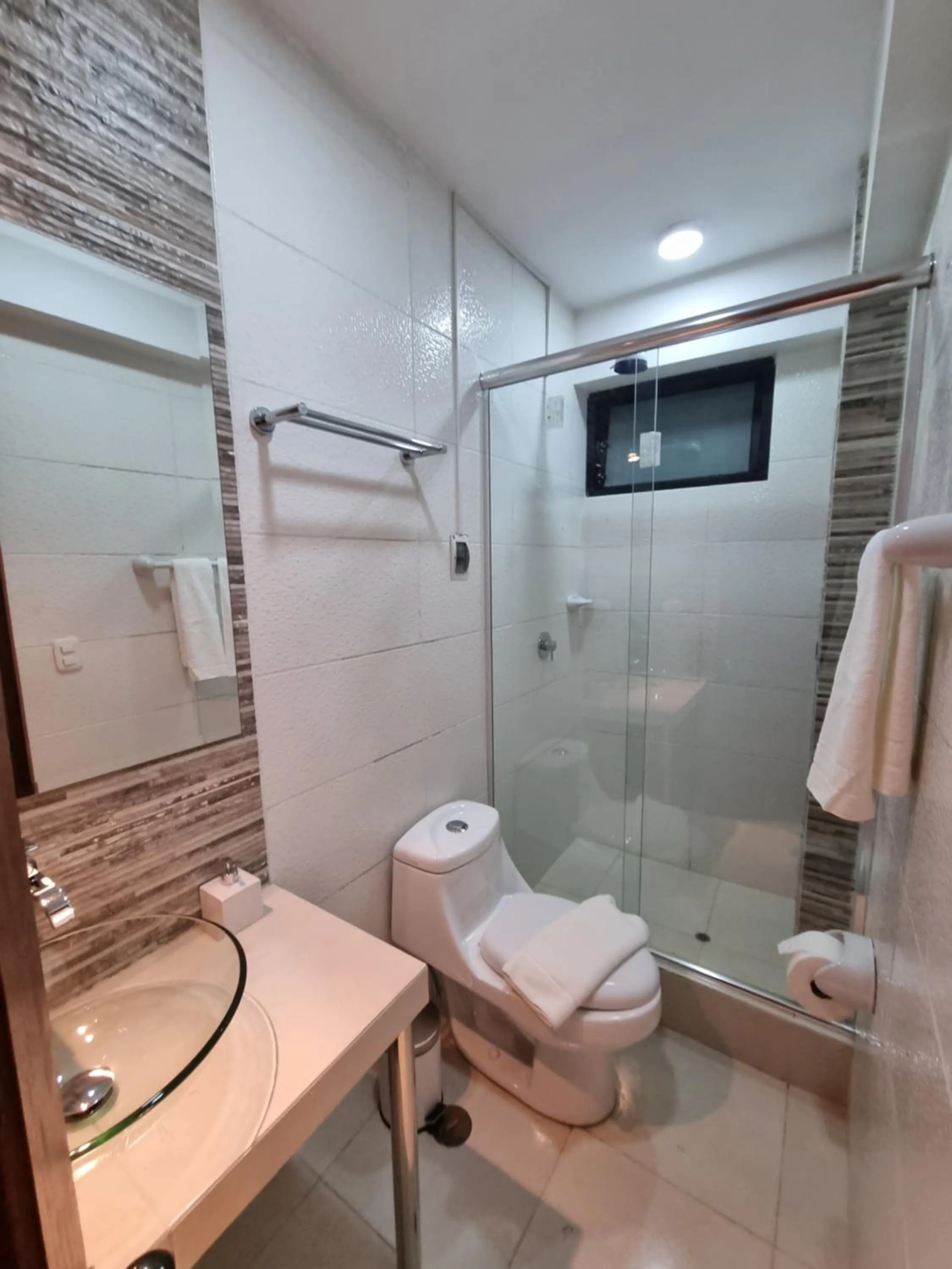 Shower in Hotel-Apartment INKASABIOS