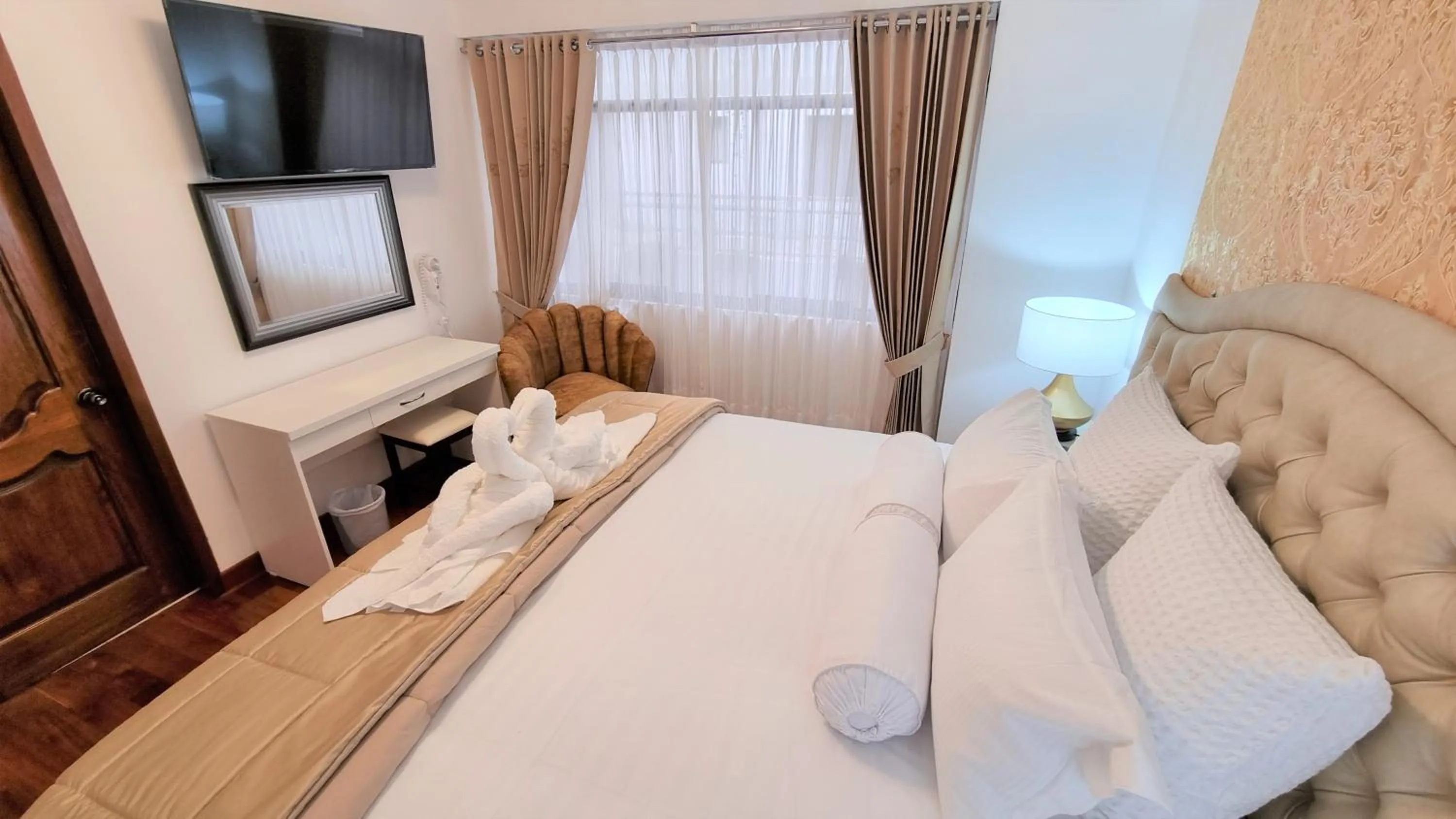 Bedroom, Bed in Hotel-Apartment INKASABIOS