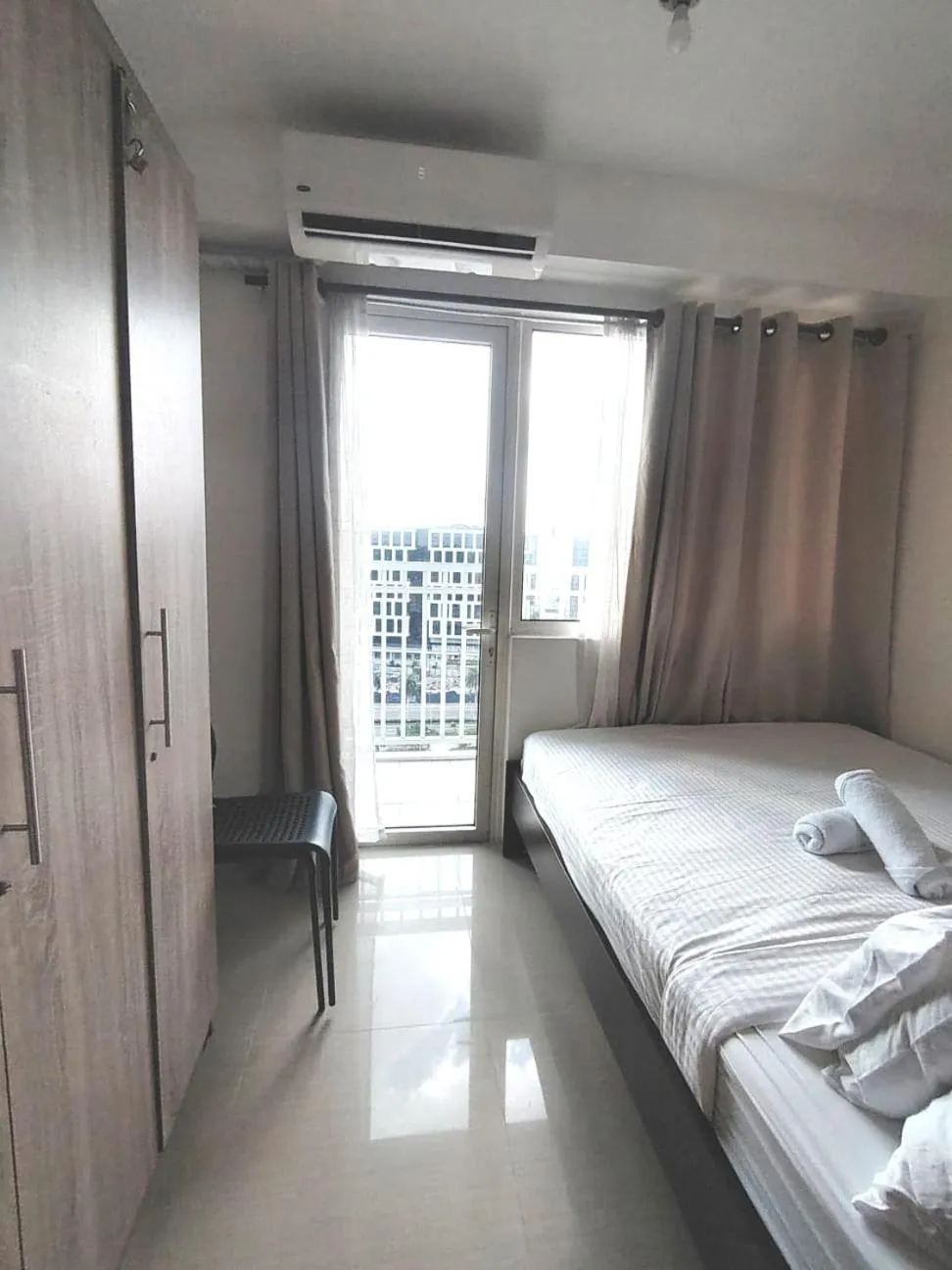 Bedroom, Bed in Shore One Condotel At Mall of Asia, Philippines