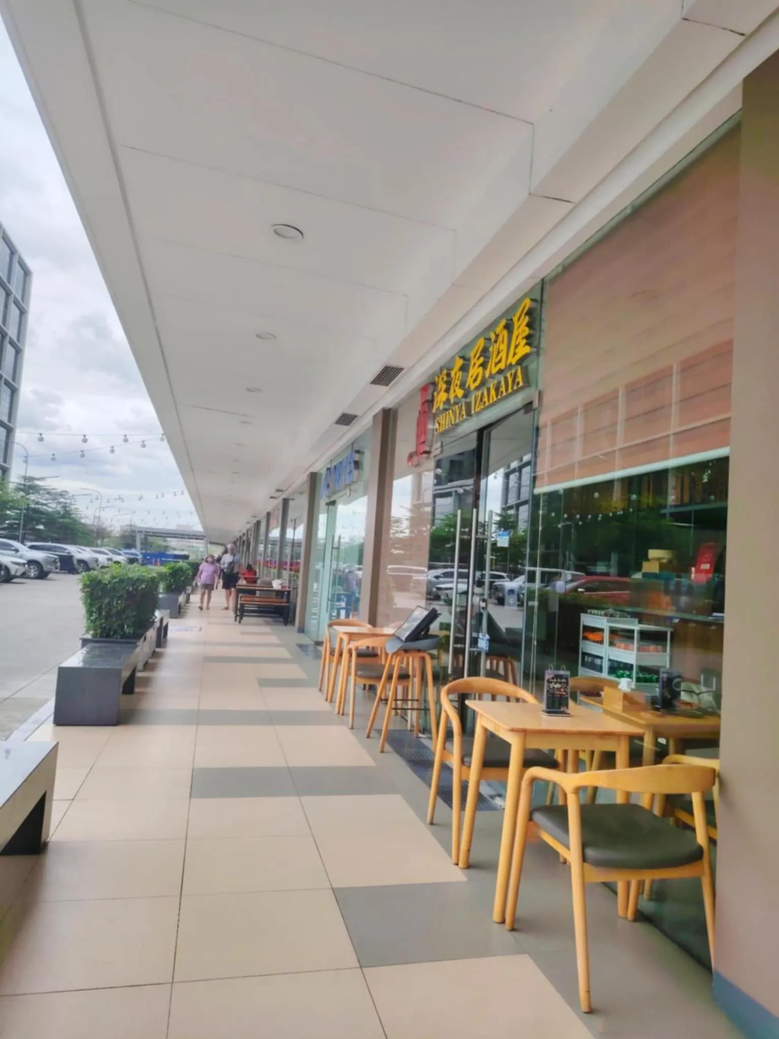 Restaurant/places to eat in Shore One Condotel At Mall of Asia, Philippines