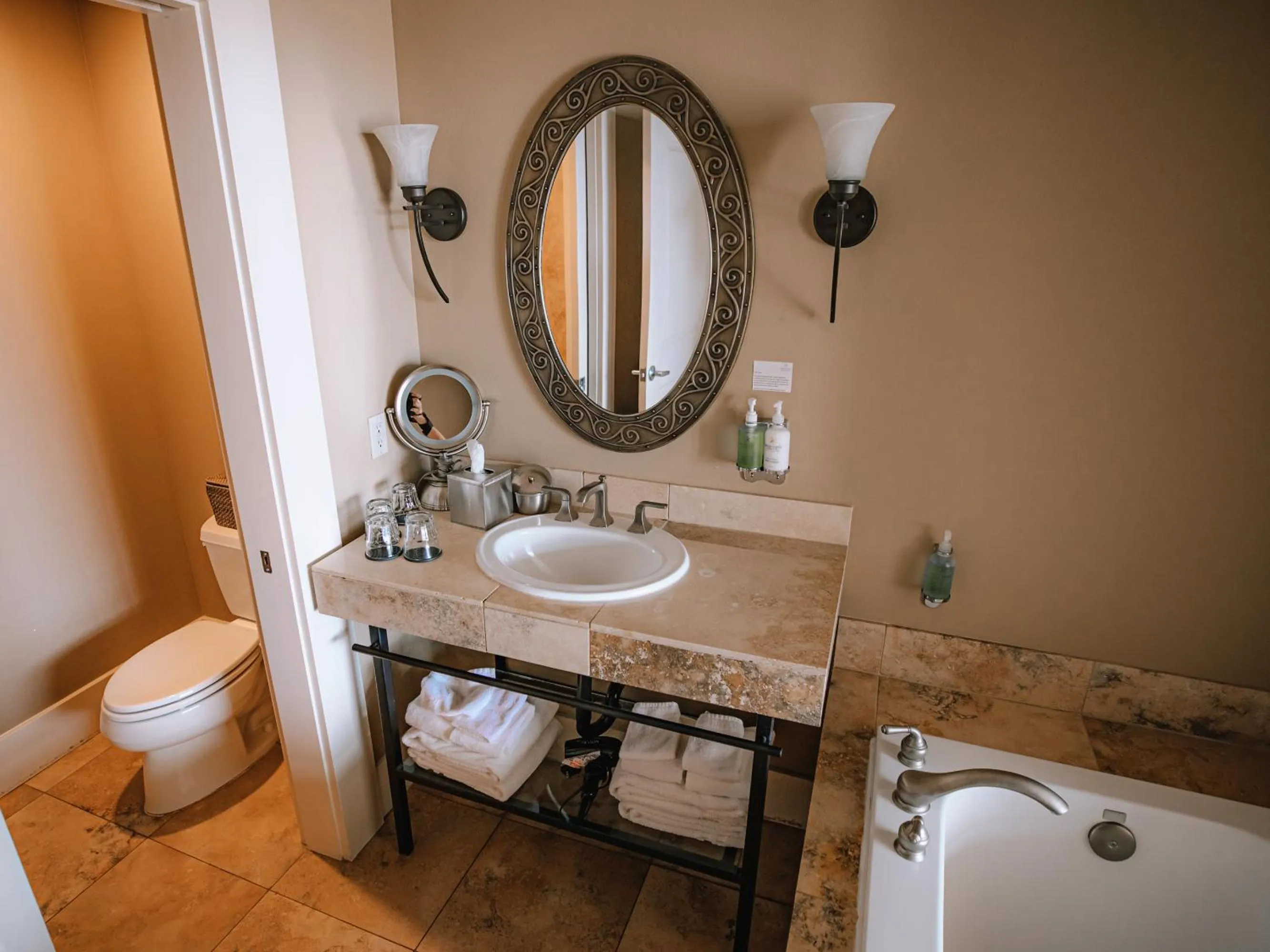 Bathroom in Sagecliffe Resort & Spa