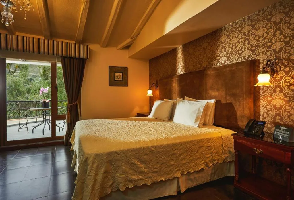 Property building, Bed in Uzhupud Garden Hotel & Lodge