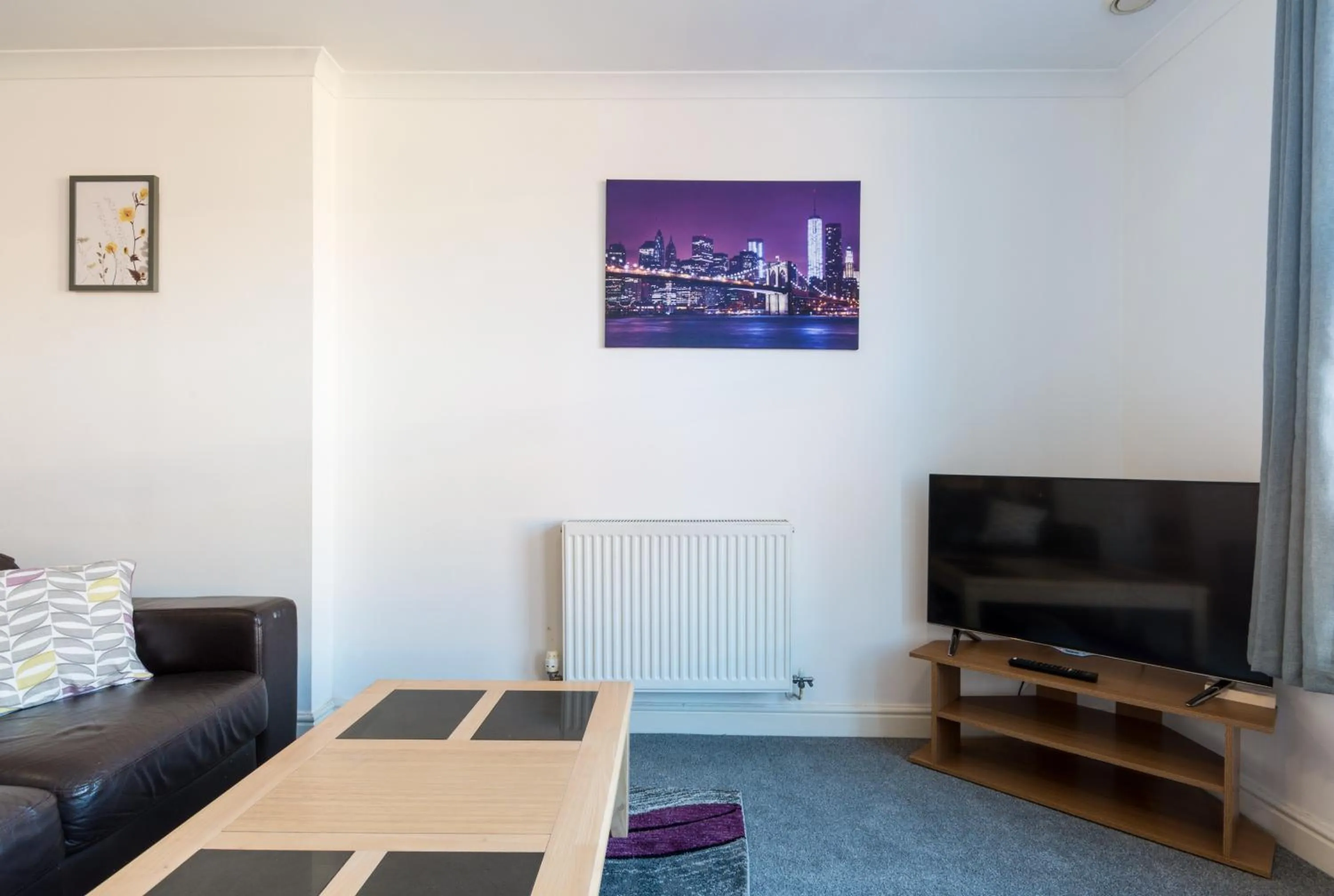 TV and multimedia in Old Town Apartments