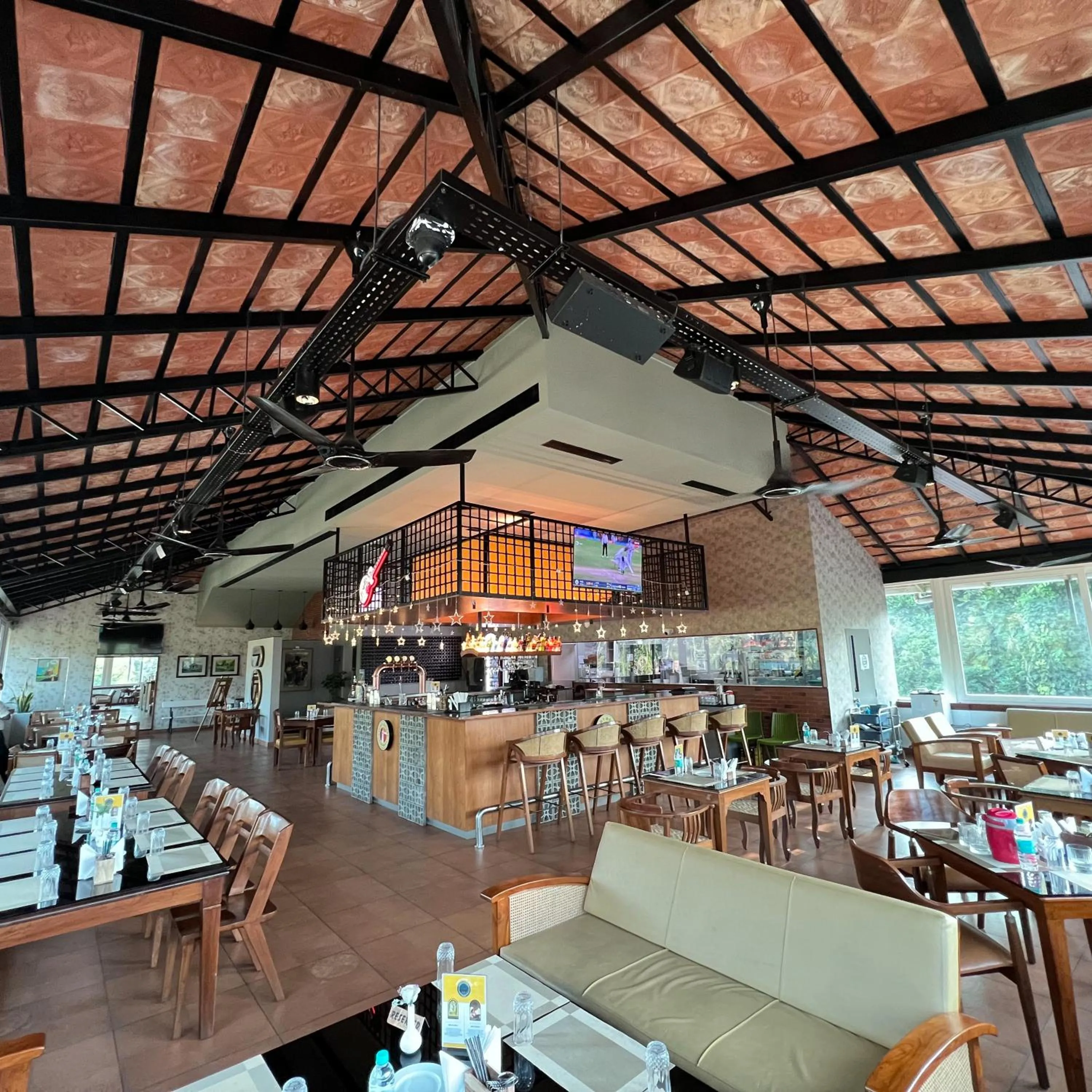 Food and drinks in PEARL MAHE