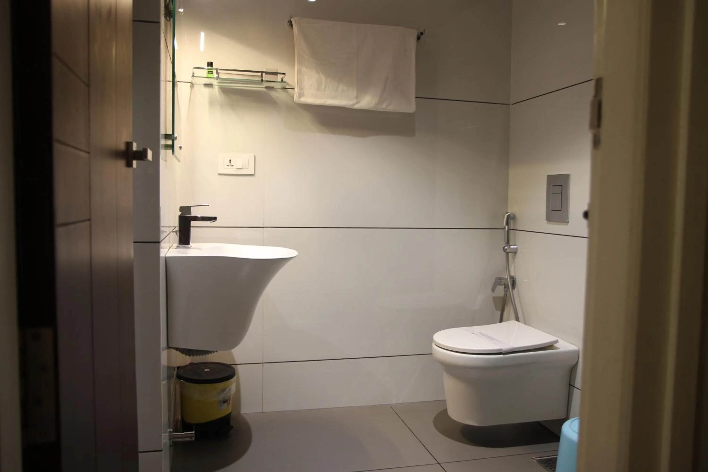 Bathroom in PEARL MAHE