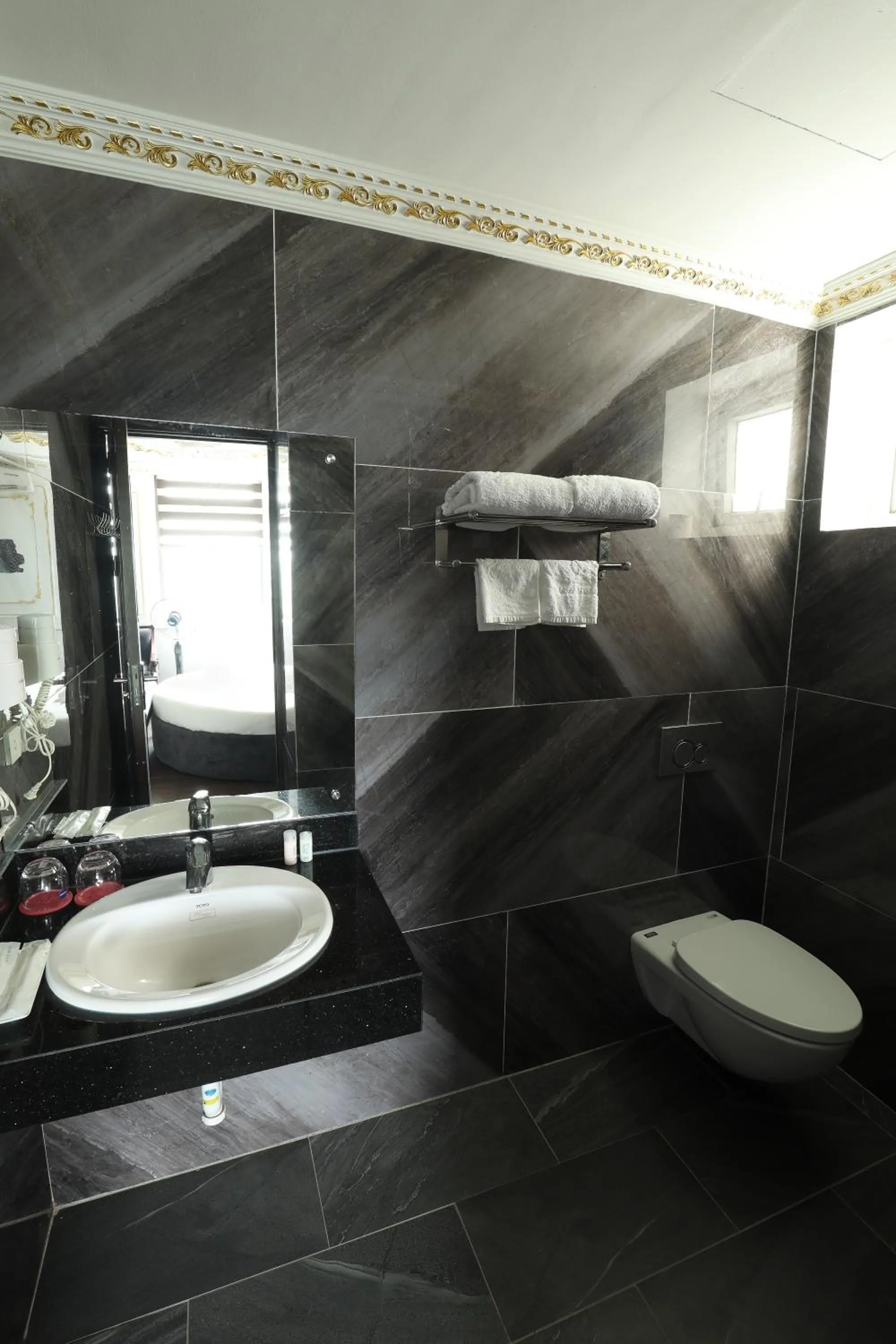 Toilet in Hoàng Gia Xa La Boutique Hotel