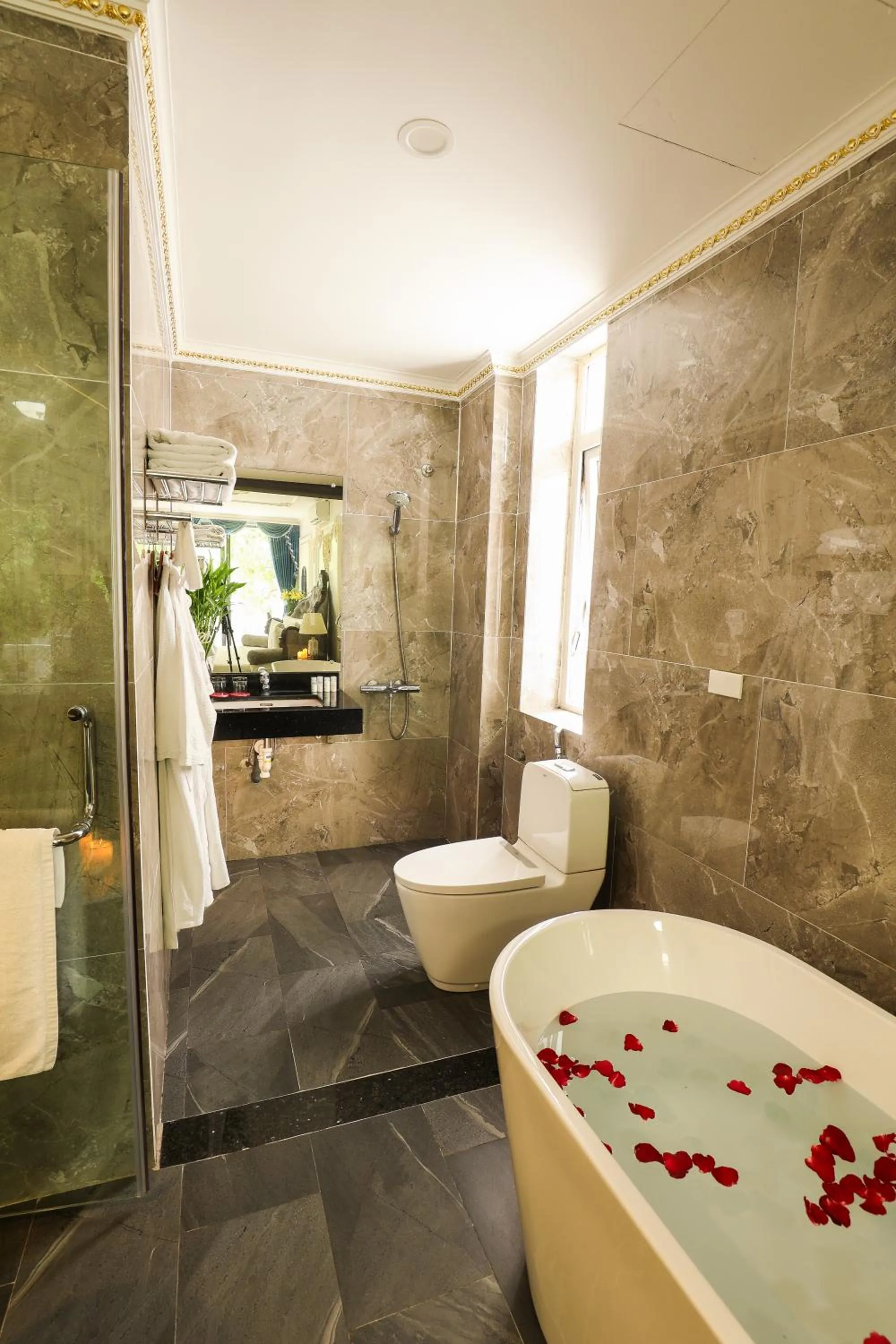 Bathroom in Hoàng Gia Xa La Boutique Hotel