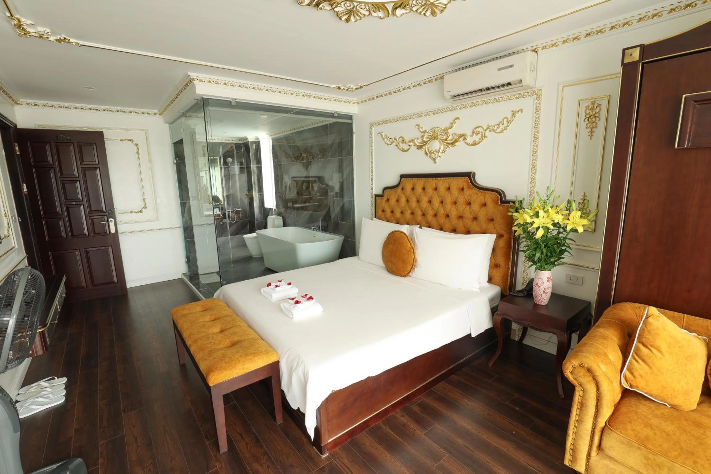 Bed in Hoàng Gia Xa La Boutique Hotel