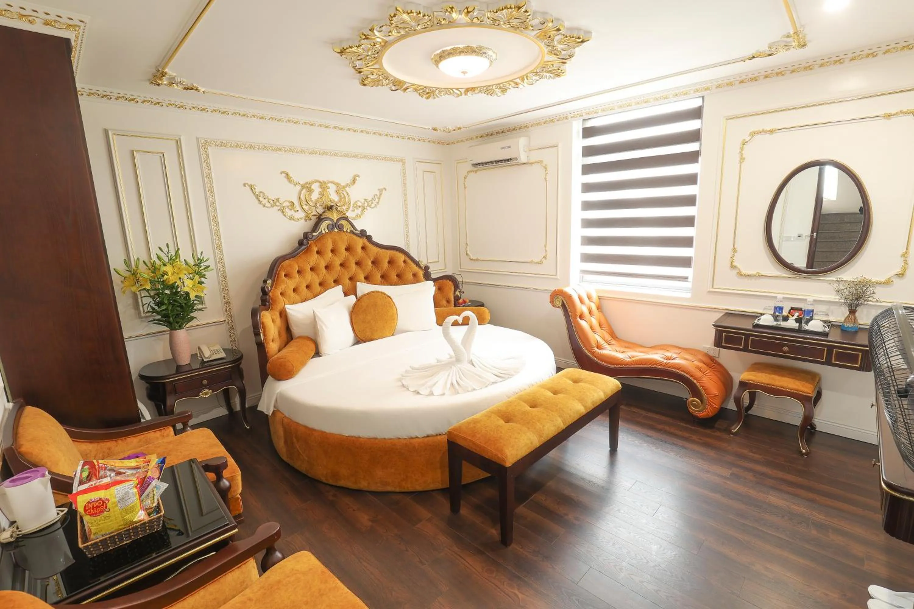 Bed in Hoàng Gia Xa La Boutique Hotel