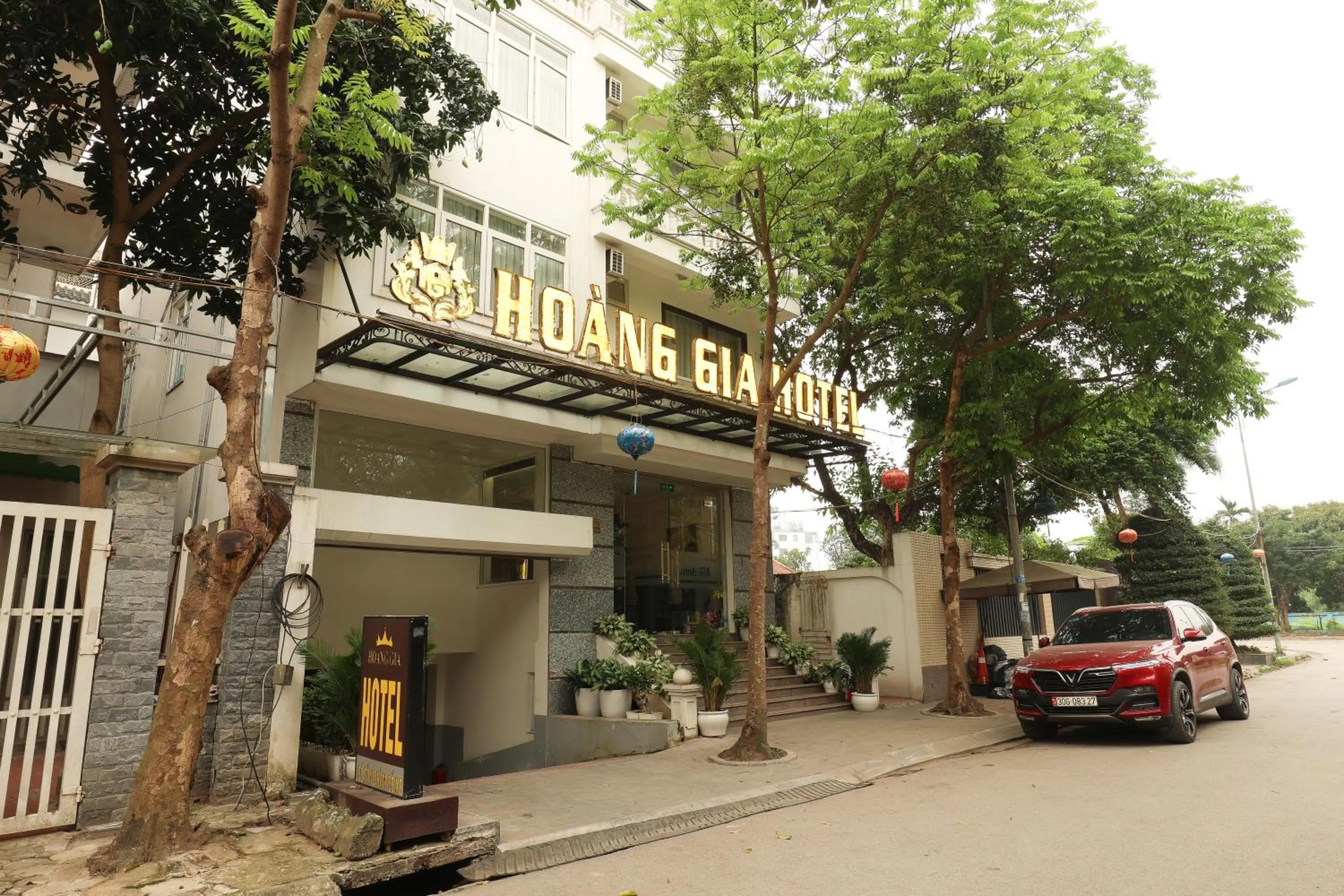 Property building in Hoàng Gia Xa La Boutique Hotel