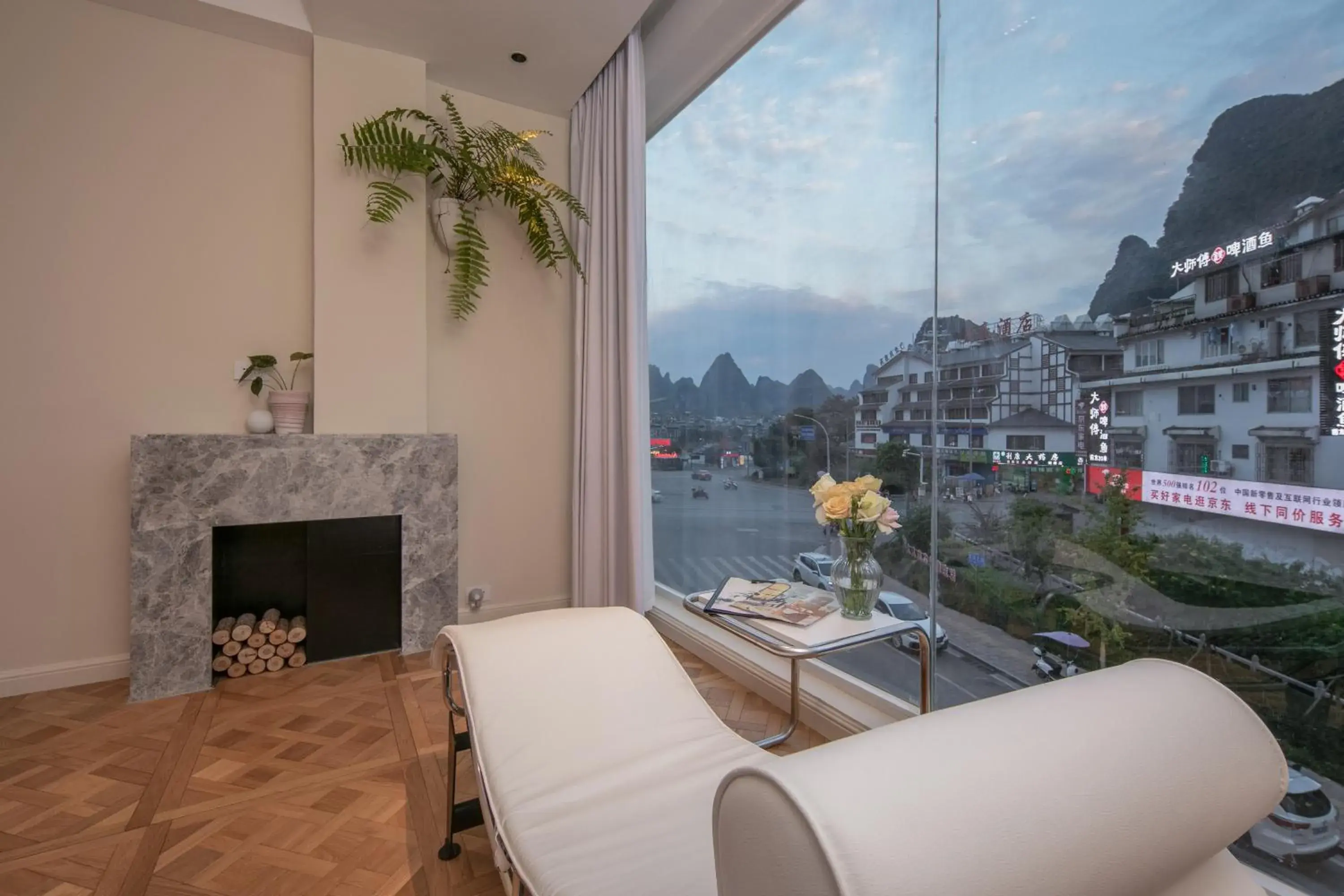 King Room with Lake View in IM Waiting Hotel King Room with Lake View in IM Waiting Hotel