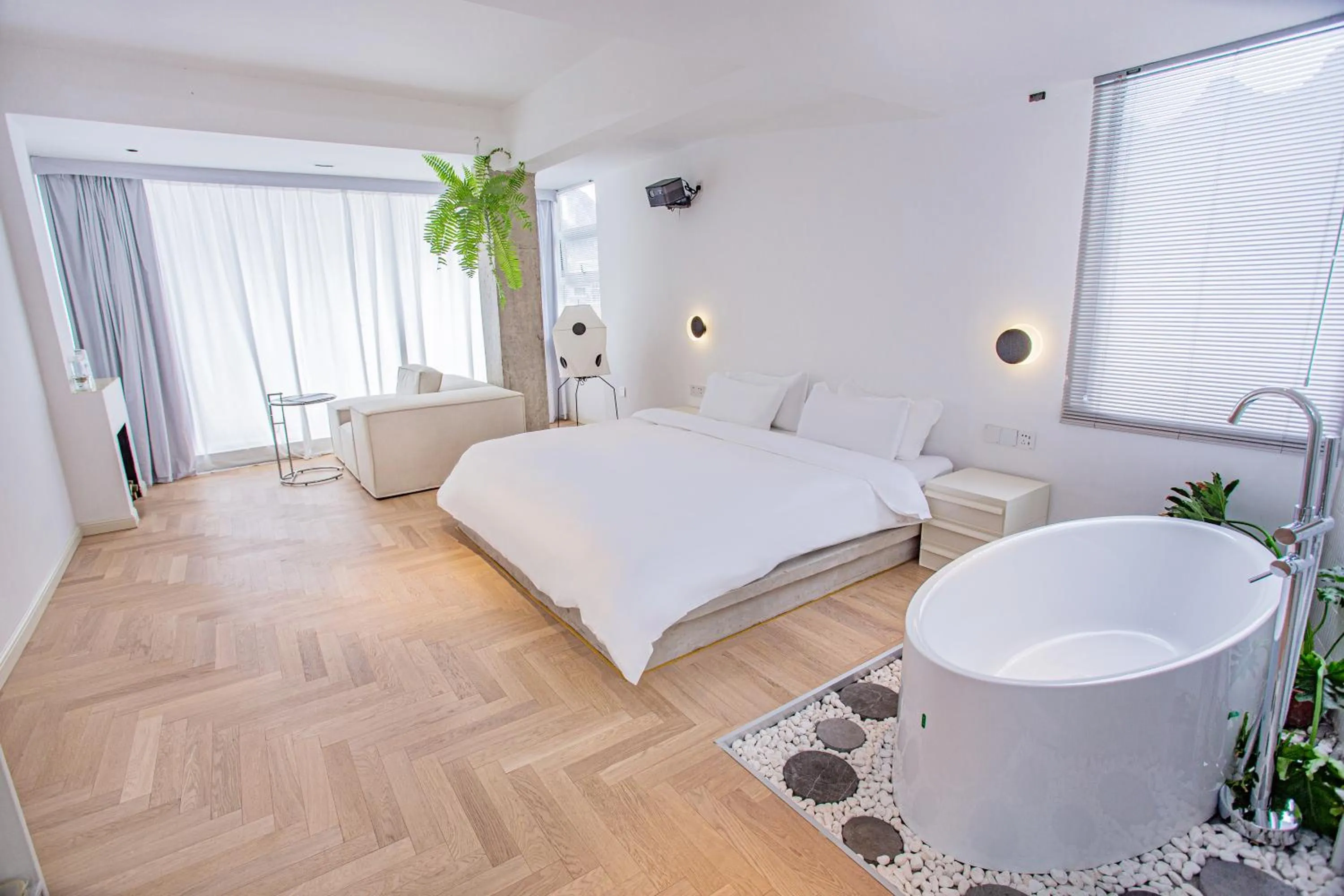 Bed in IM Waiting Hotel