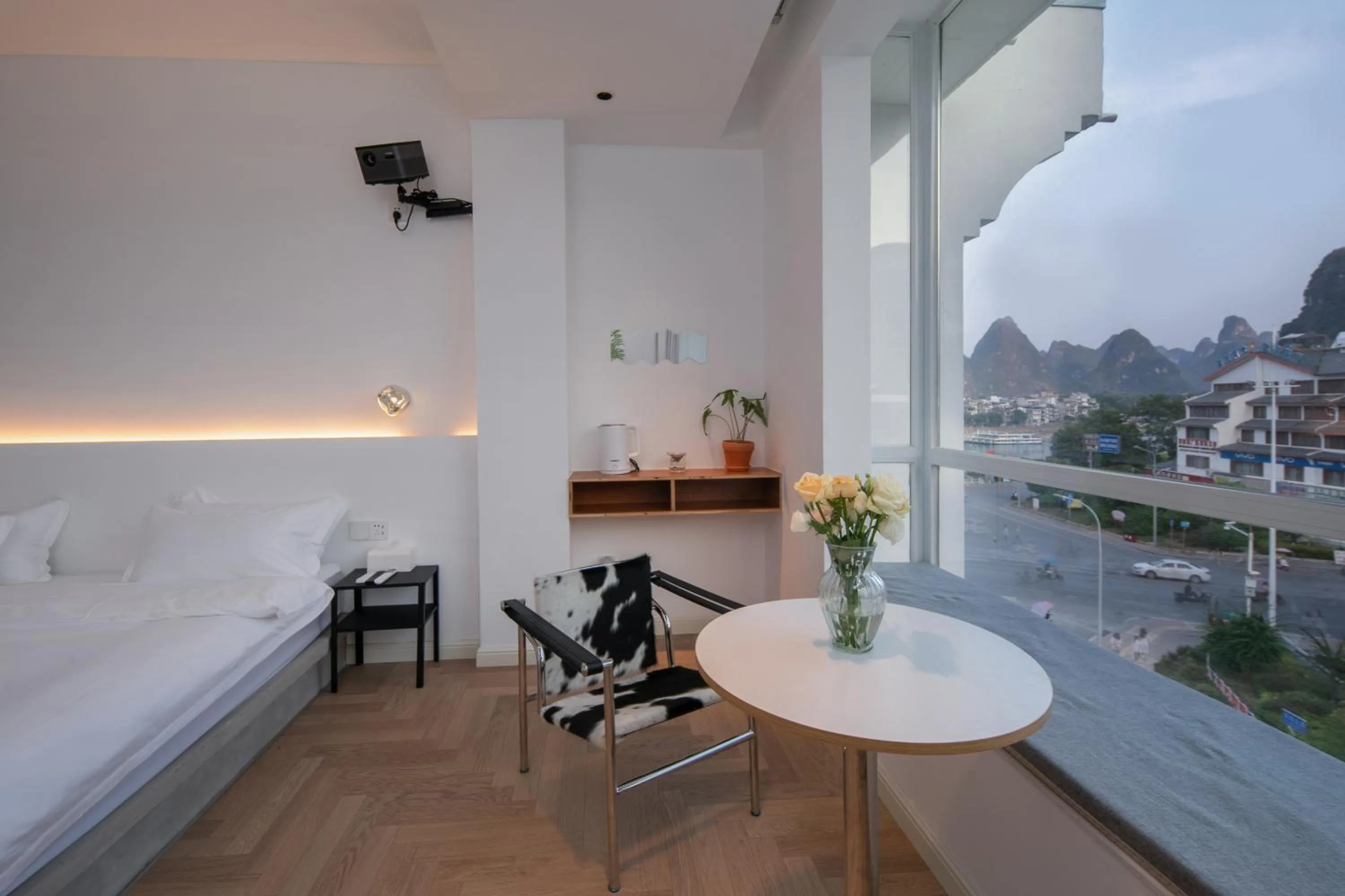 View (from property/room), Bed in IM Waiting Hotel