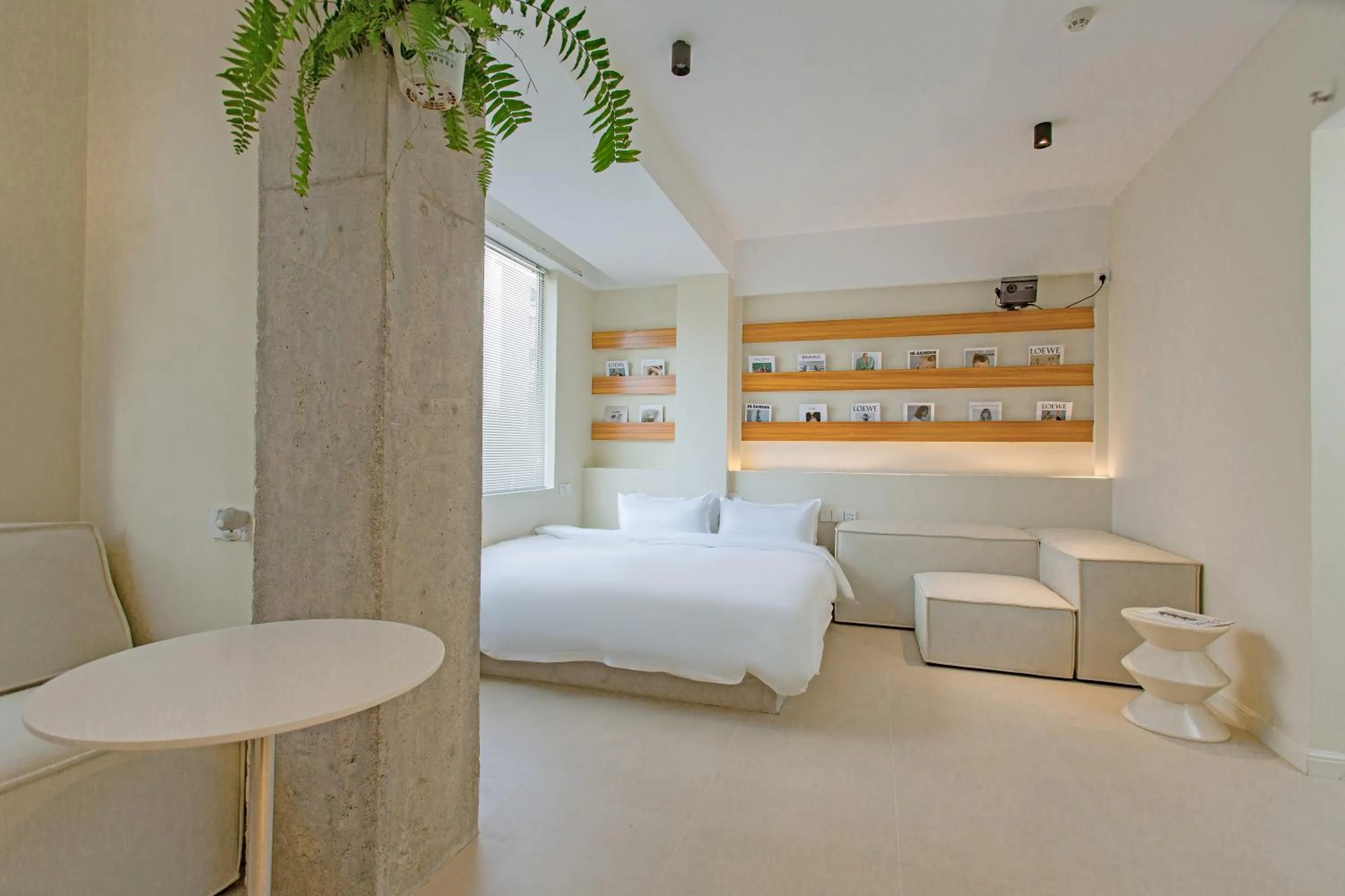 Bed in IM Waiting Hotel