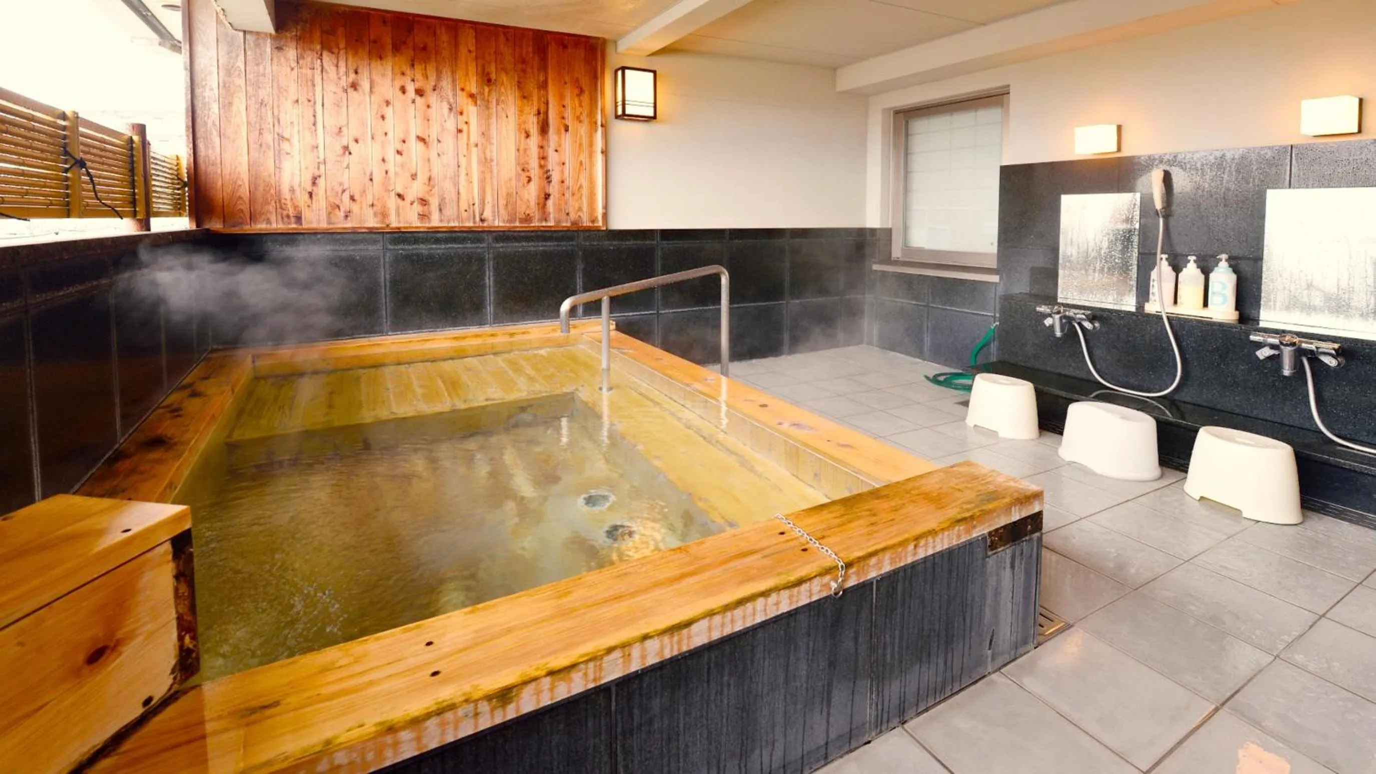 Hot Spring Bath in Hotel GRANDSPA AVENUE