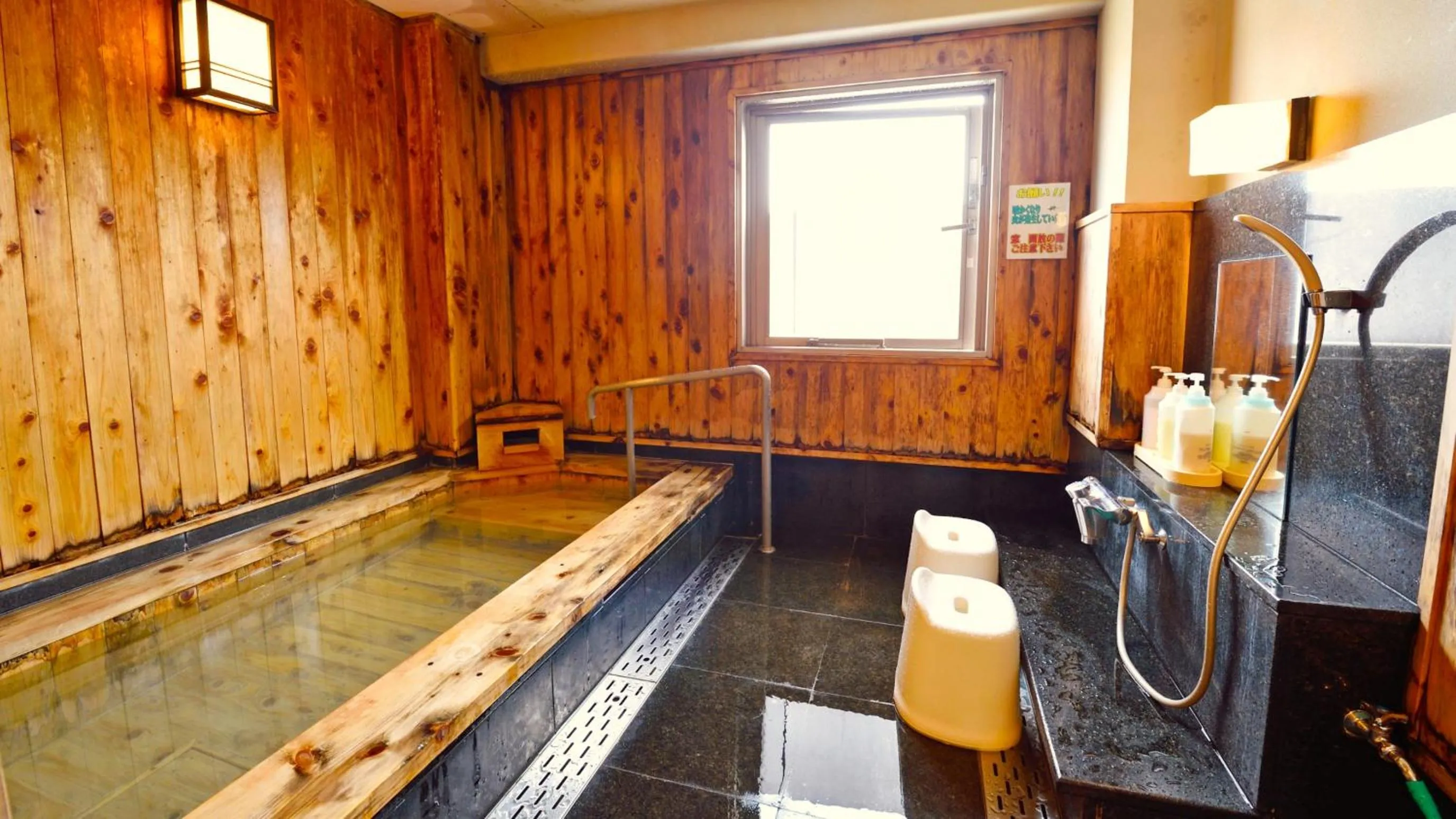 Hot Spring Bath in Hotel GRANDSPA AVENUE