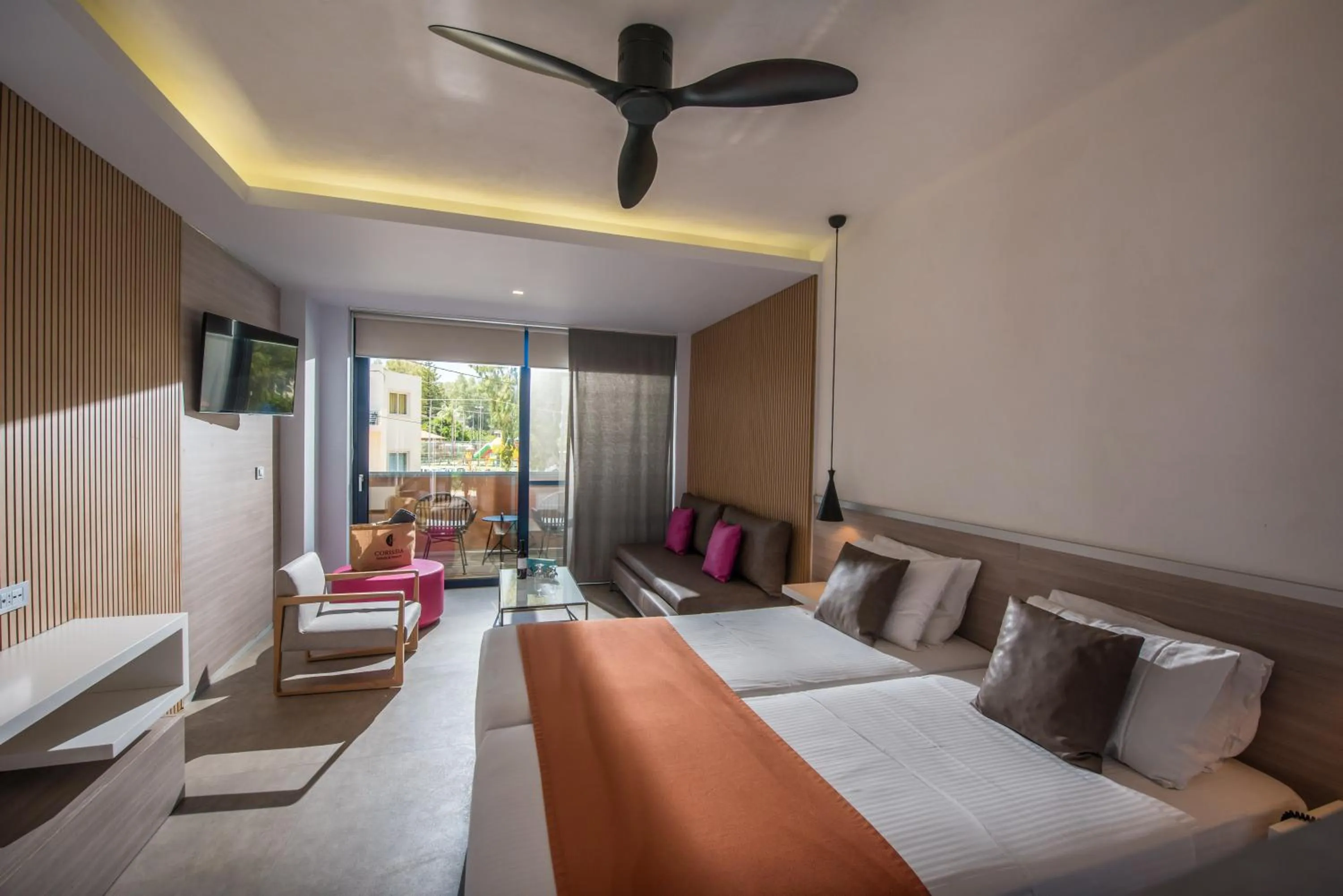 TV and multimedia, Bed in Harmony Boutique Resort - Adults oriented