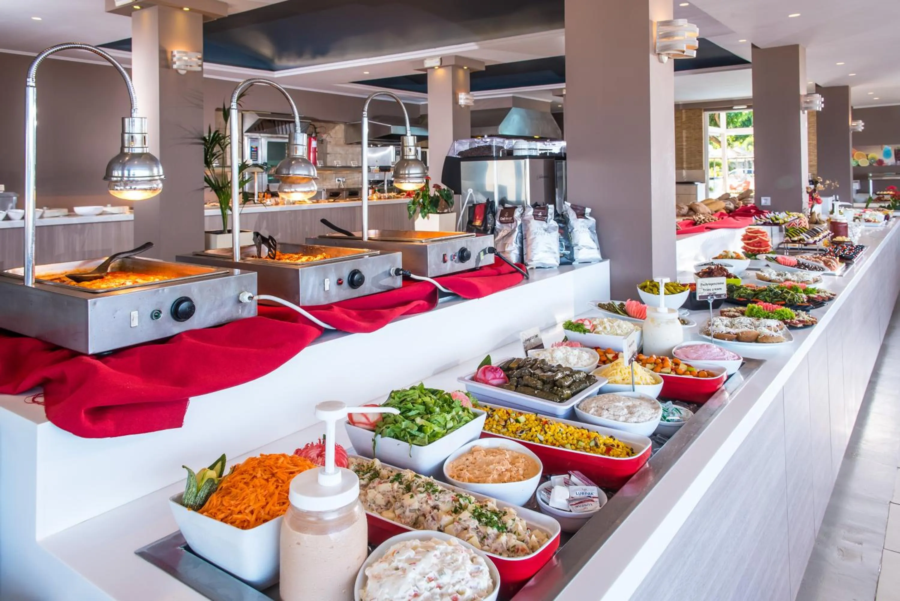 Restaurant/places to eat in Corissia Beach hotel