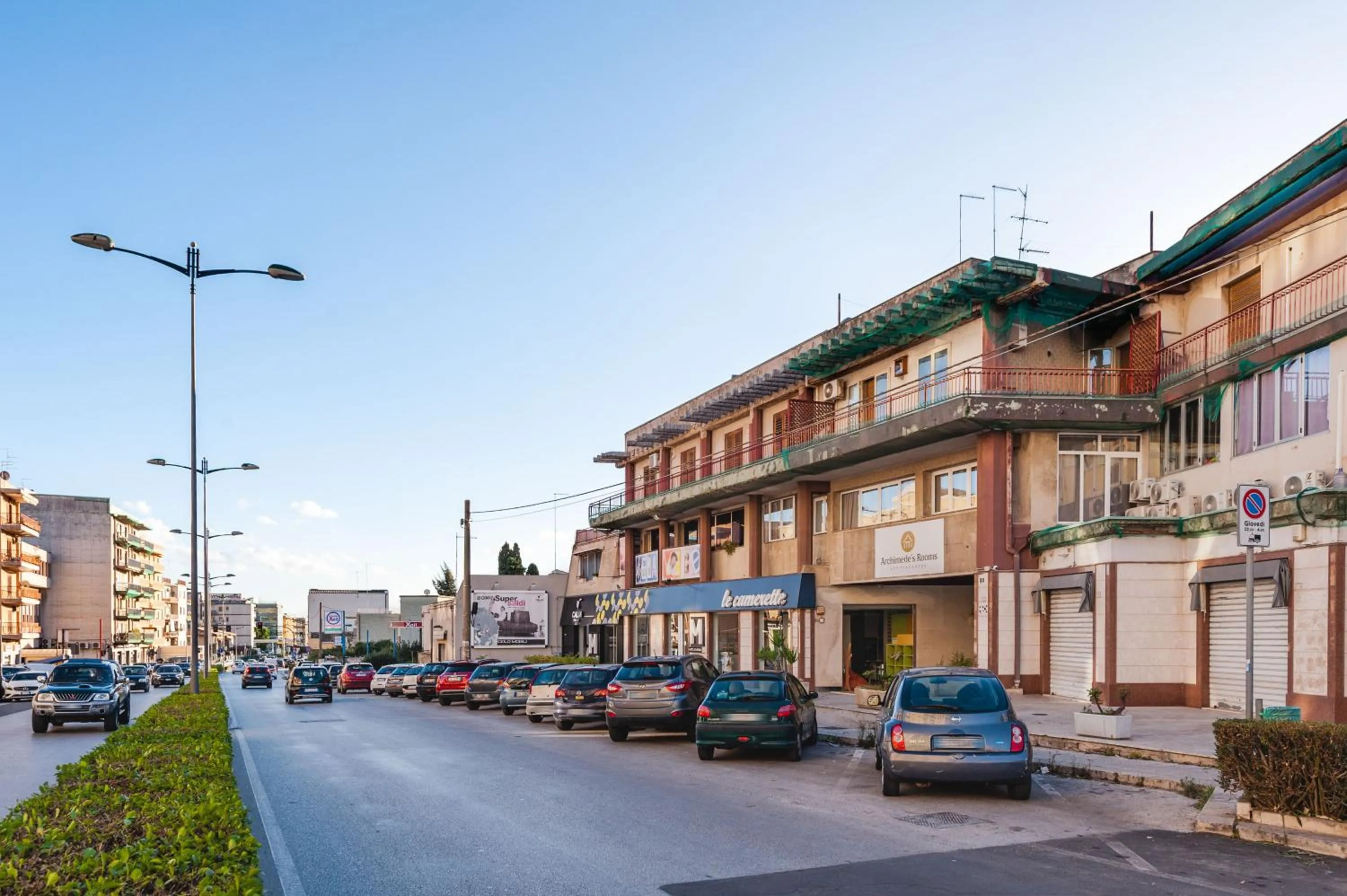Property building in Archimede's Rooms