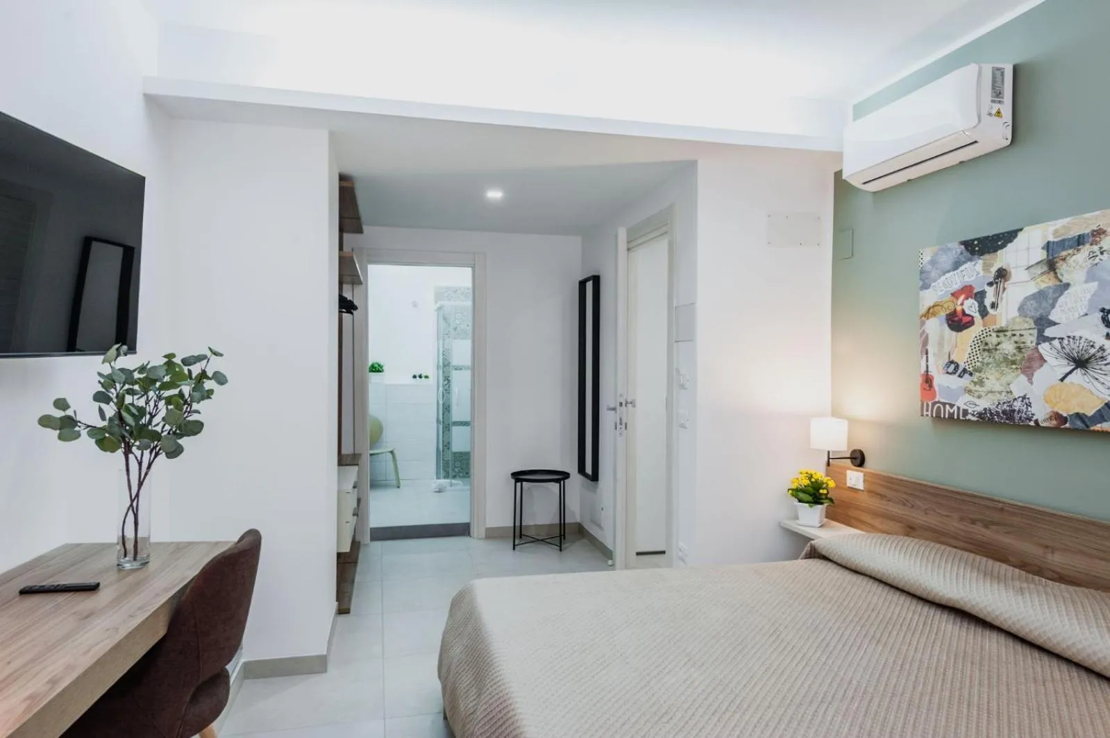 Bedroom, Bed in Archimede's Rooms