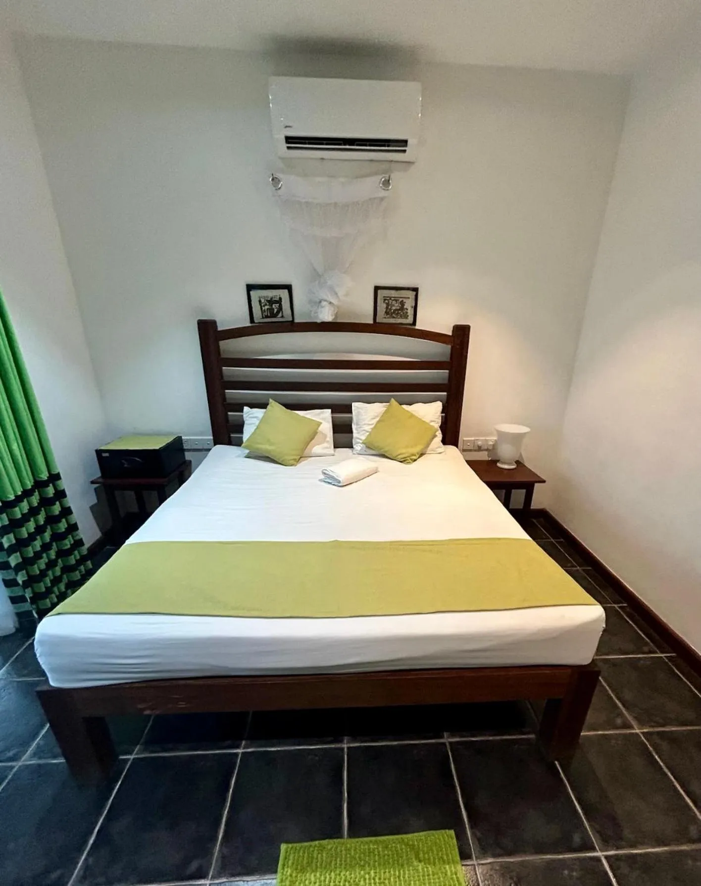Bed in Reef Bungalow Hotel