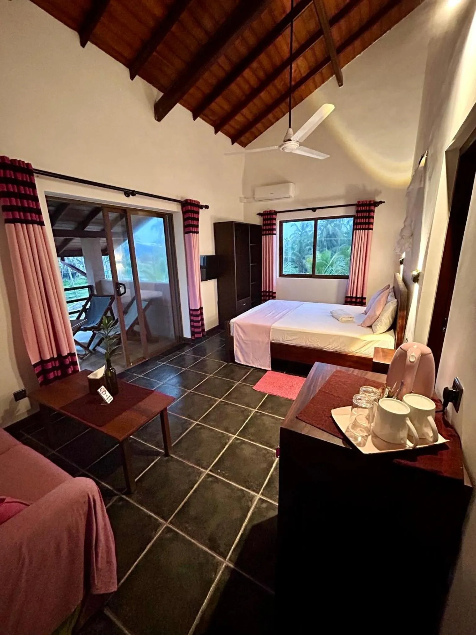 Bed in Reef Bungalow Hotel