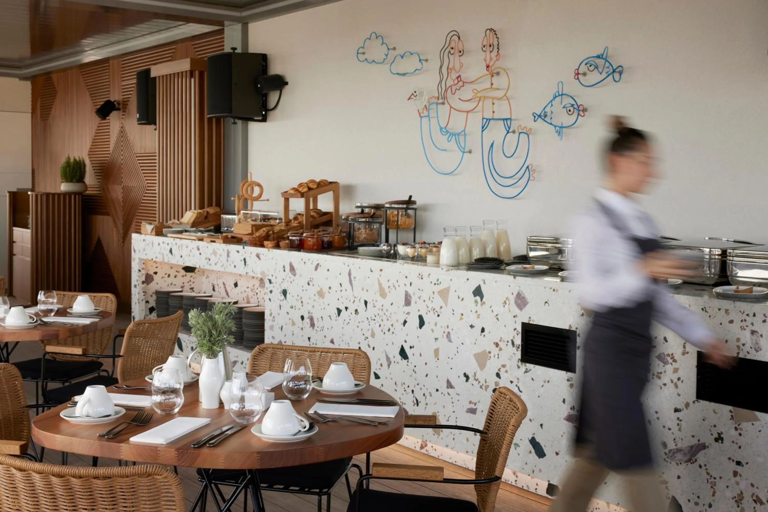 Restaurant/places to eat in Dusit Suites Hotel Athens