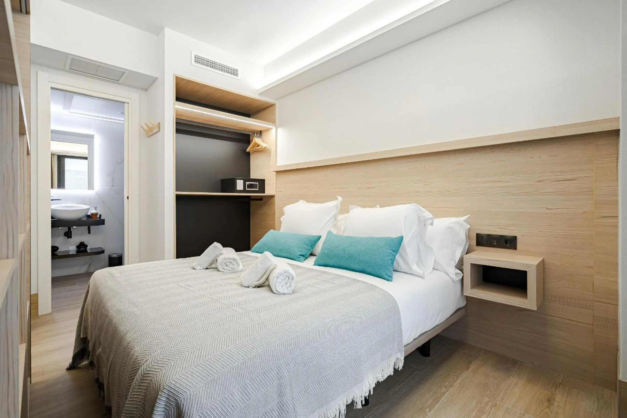 Bed in Feelathome Ventas Suites