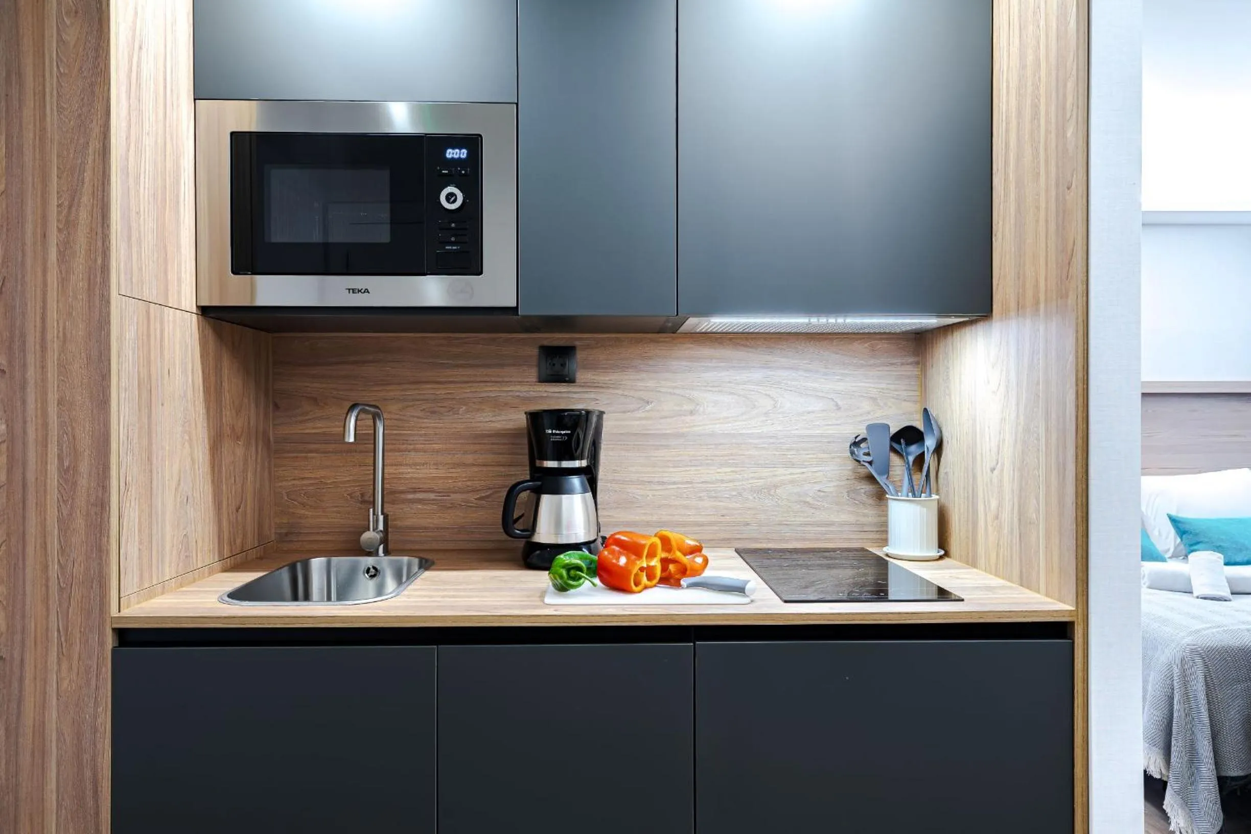 Coffee/tea facilities in Feelathome Ventas Suites