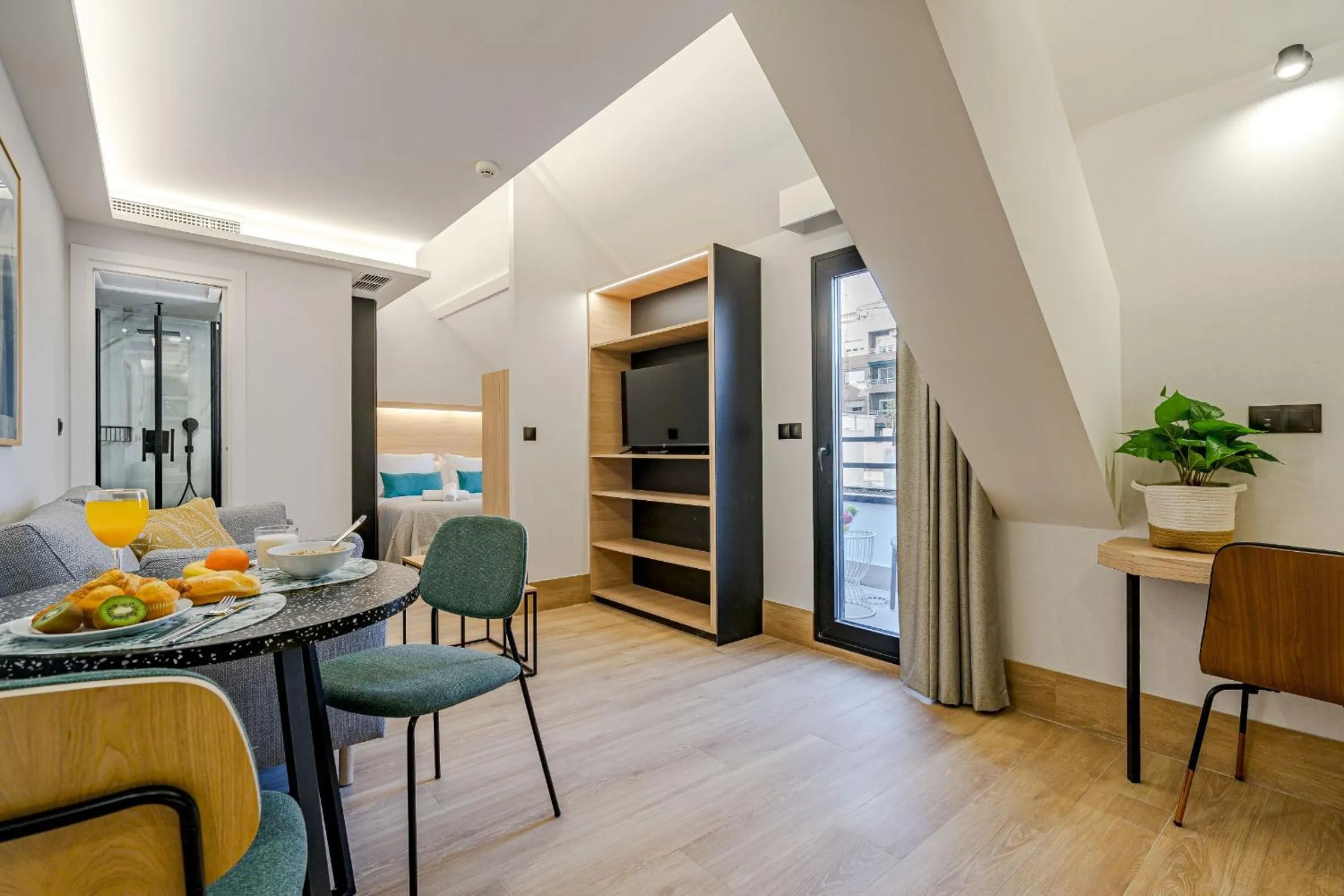 TV and multimedia in Feelathome Ventas Suites