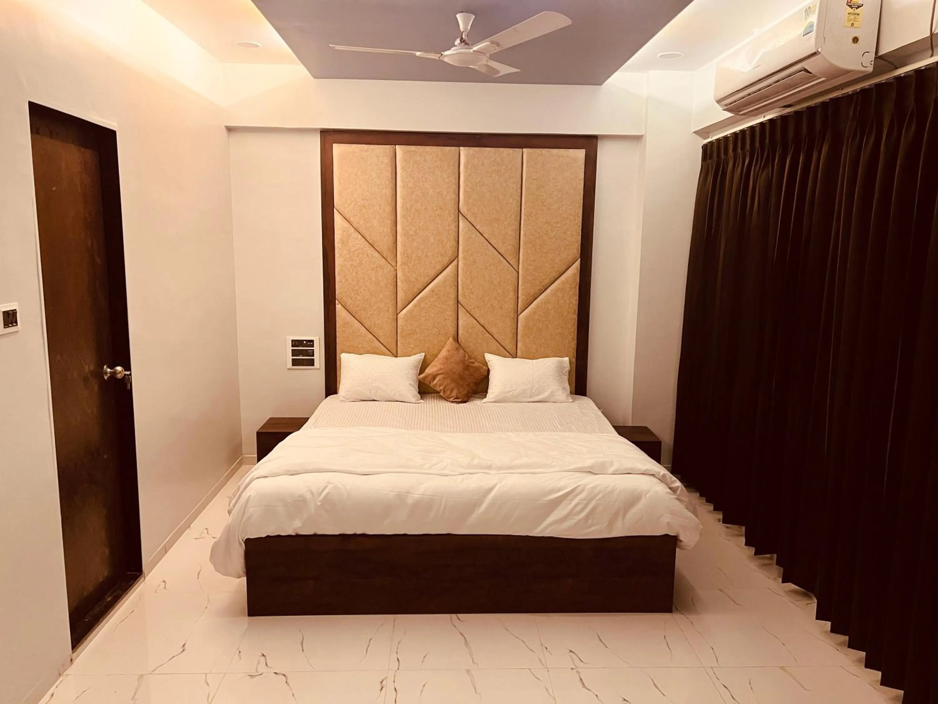 Bed in Hotel New City Light