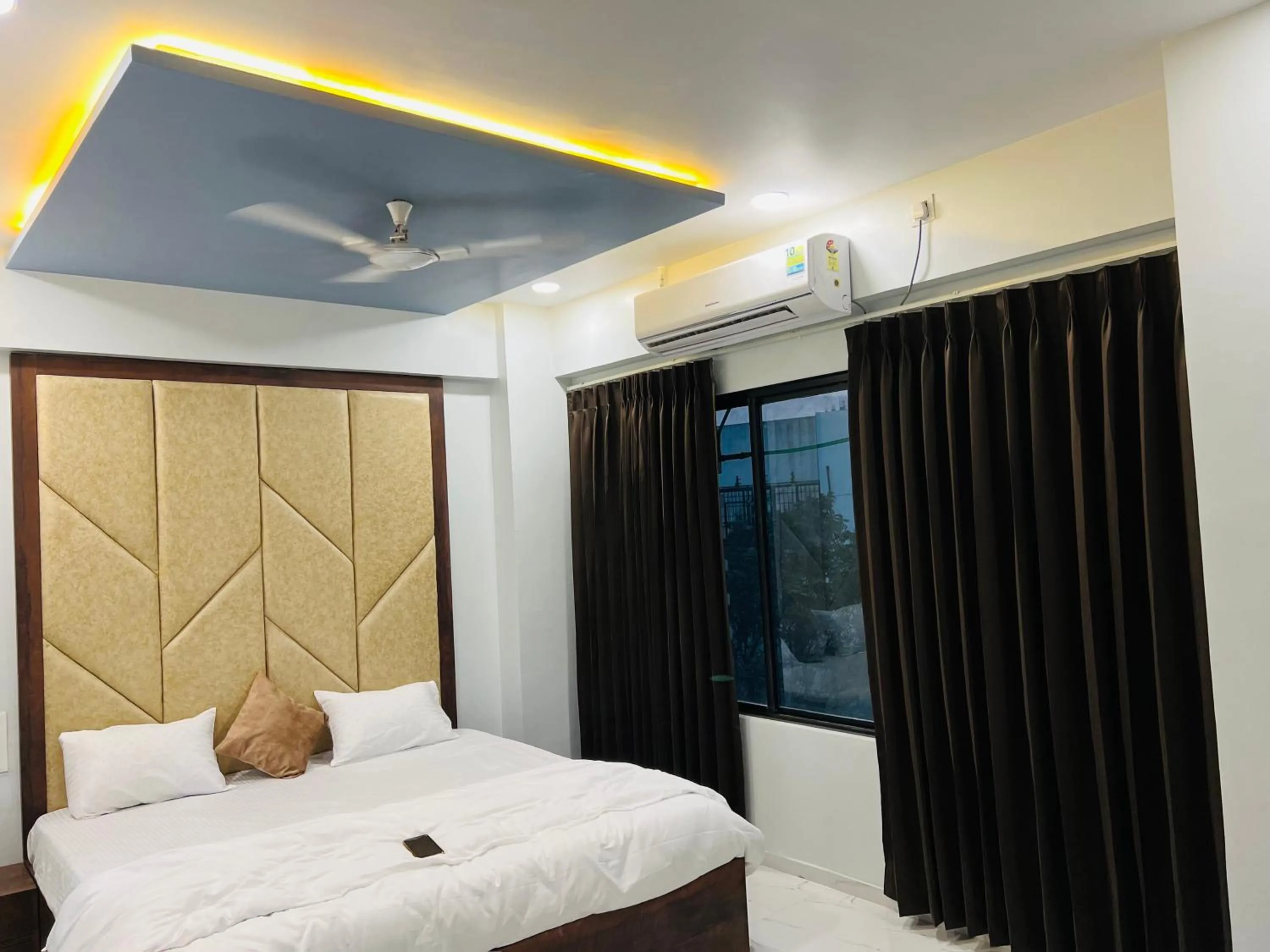 Bed in Hotel New City Light