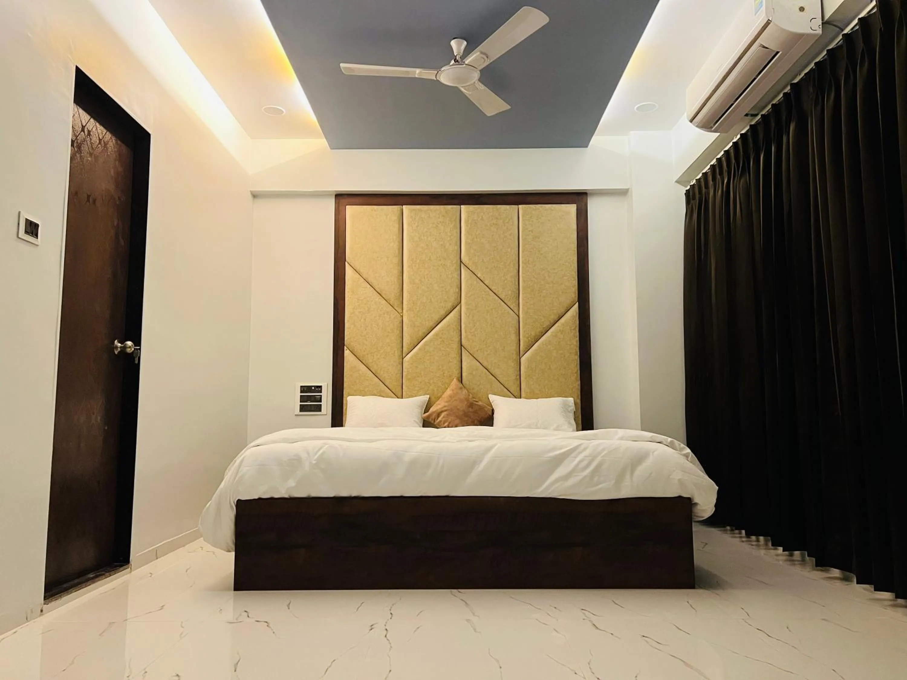 Bed in Hotel New City Light