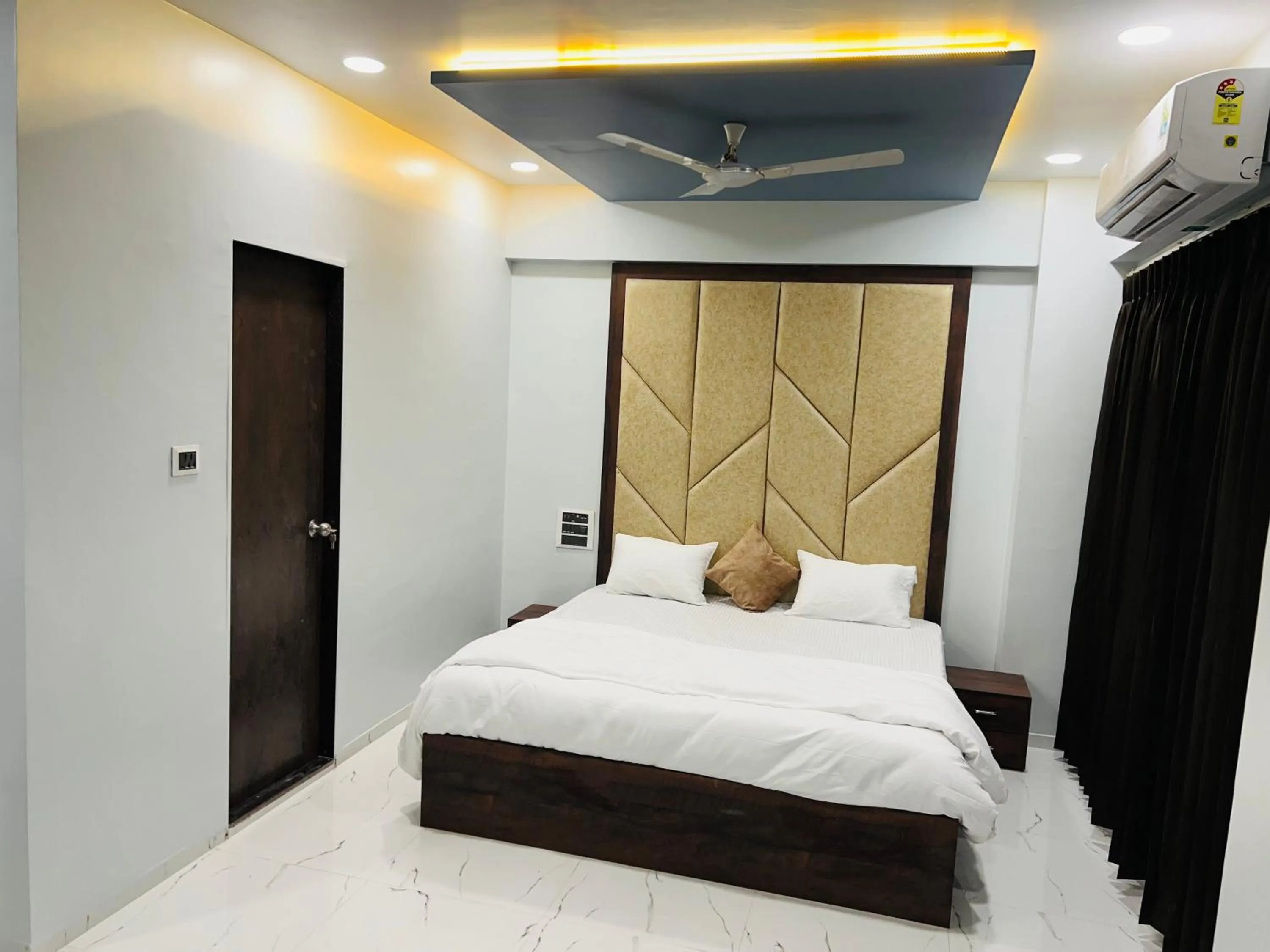 Bed in Hotel New City Light