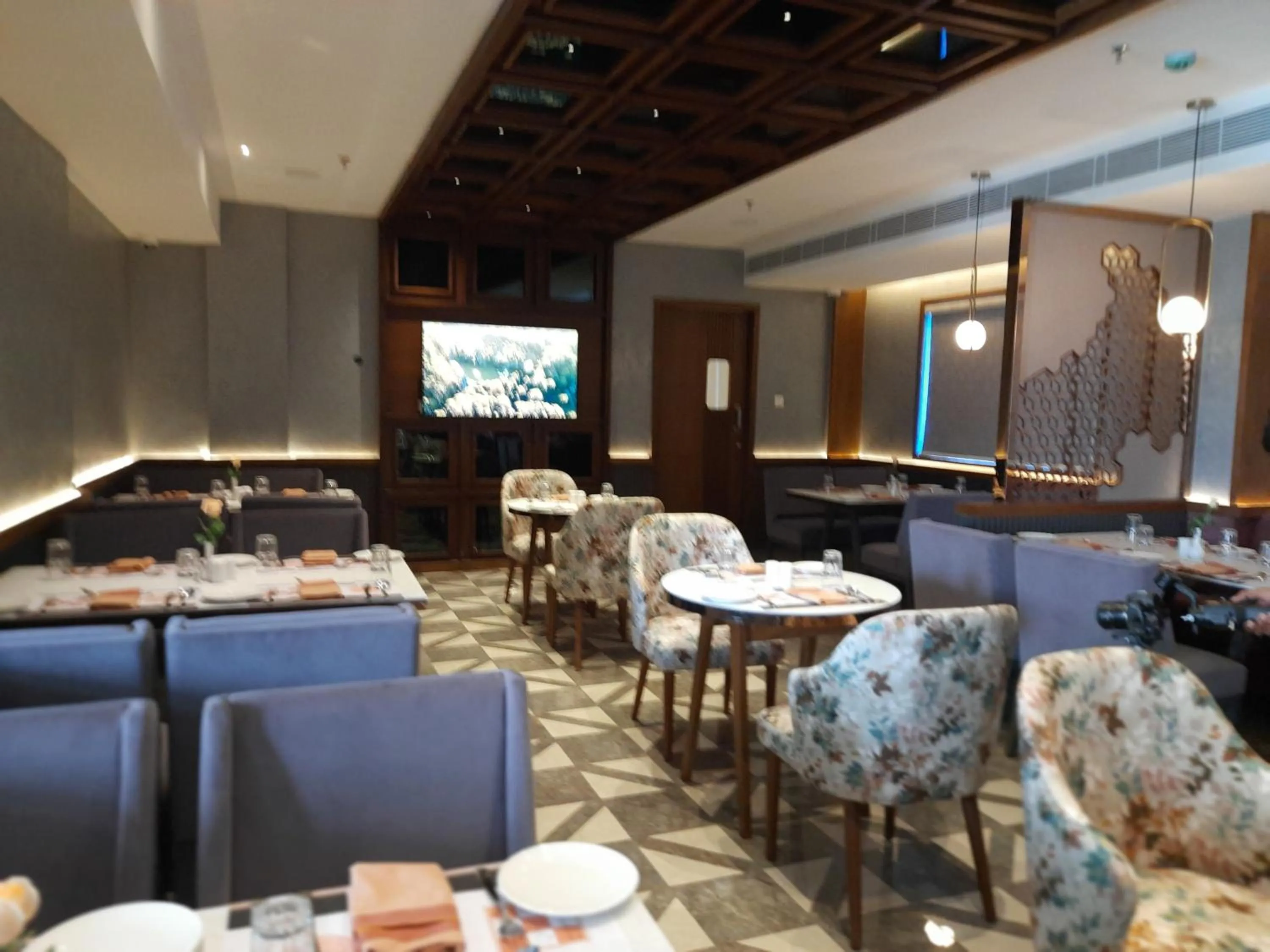 Restaurant/places to eat in Hotel Kottayam Grand