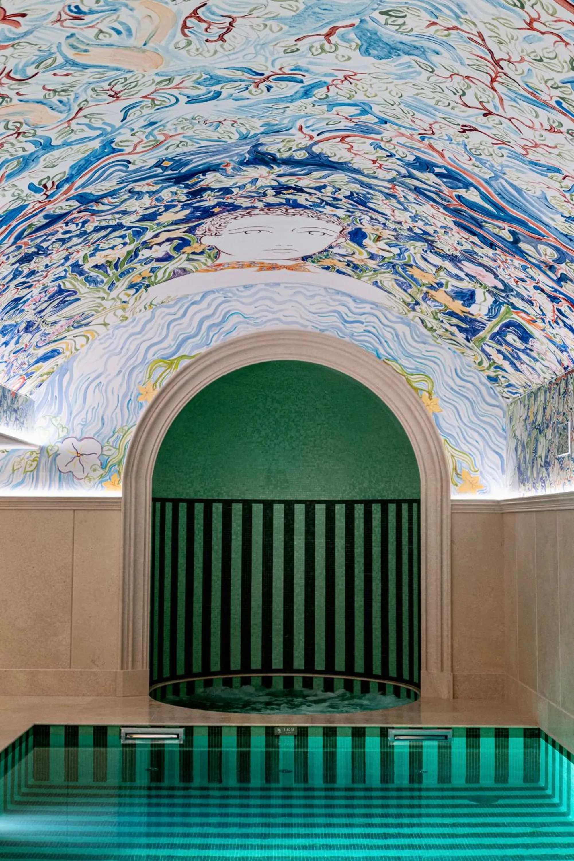 Hot Tub in Le Grand Mazarin