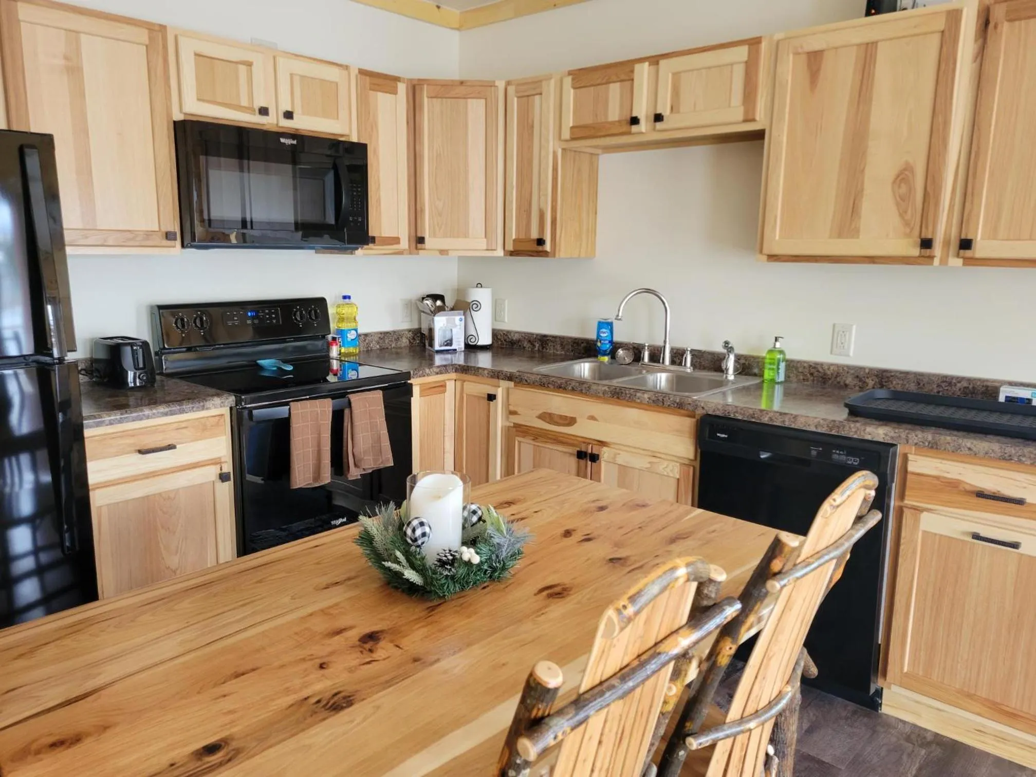 Kitchen or kitchenette in Keweenaw Waters Resort