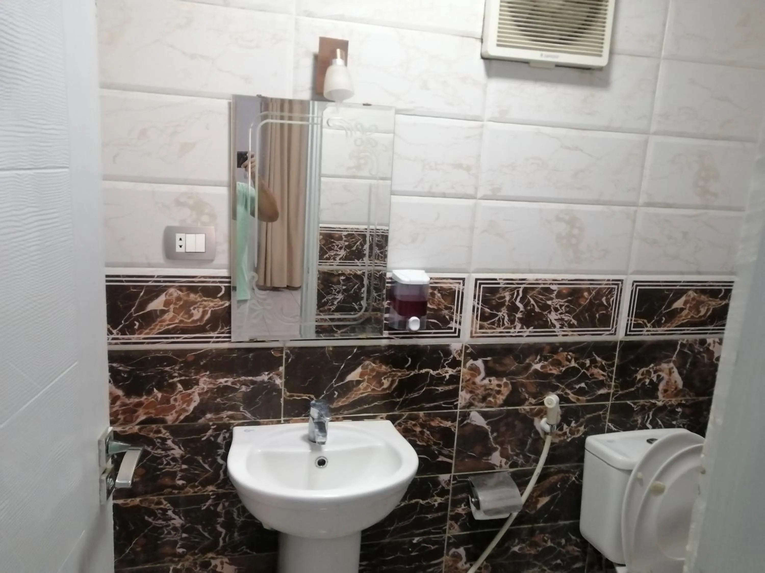 Shower in Gardenia Hotel