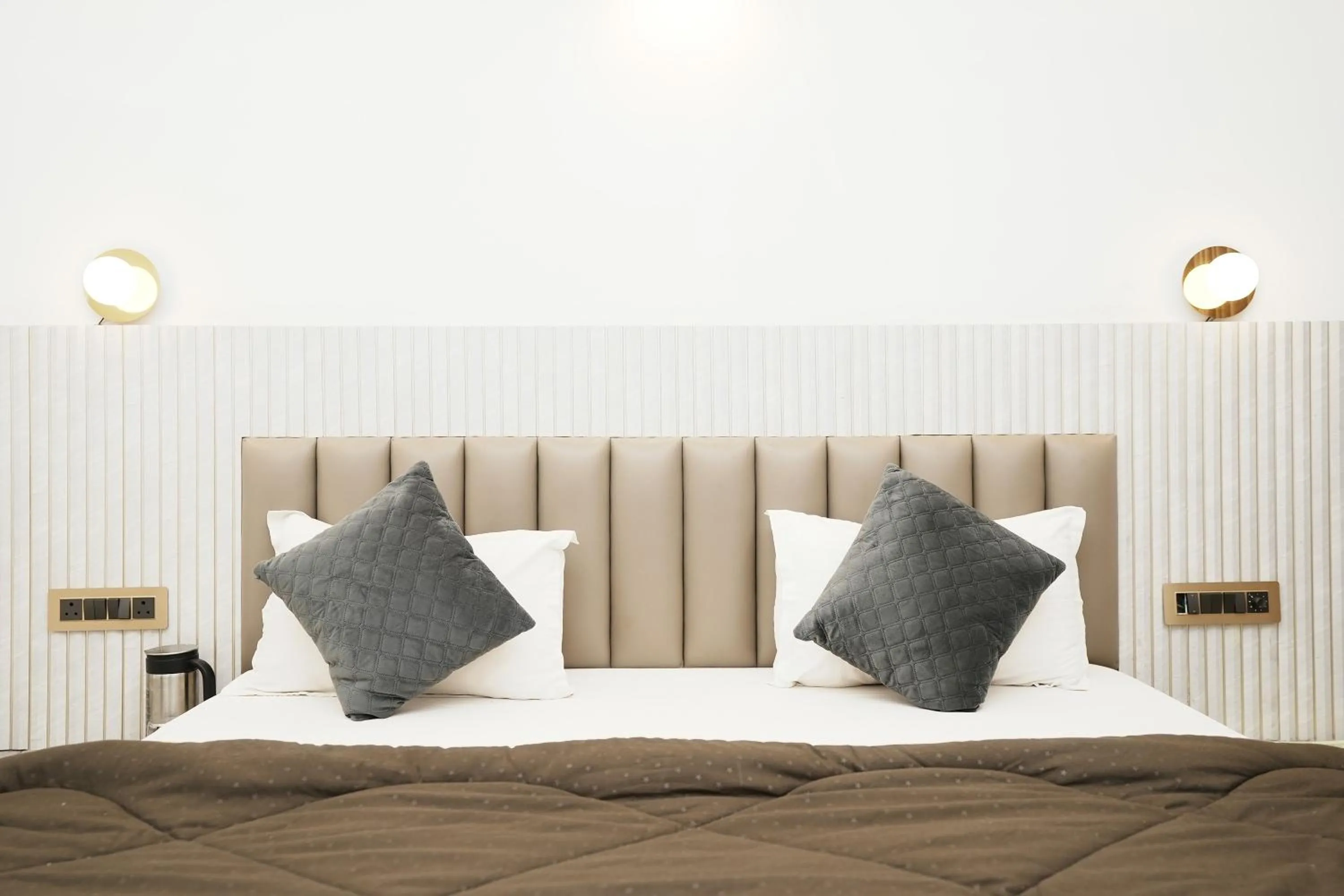 Bedroom, Bed in Dwarka Lawns Cottages