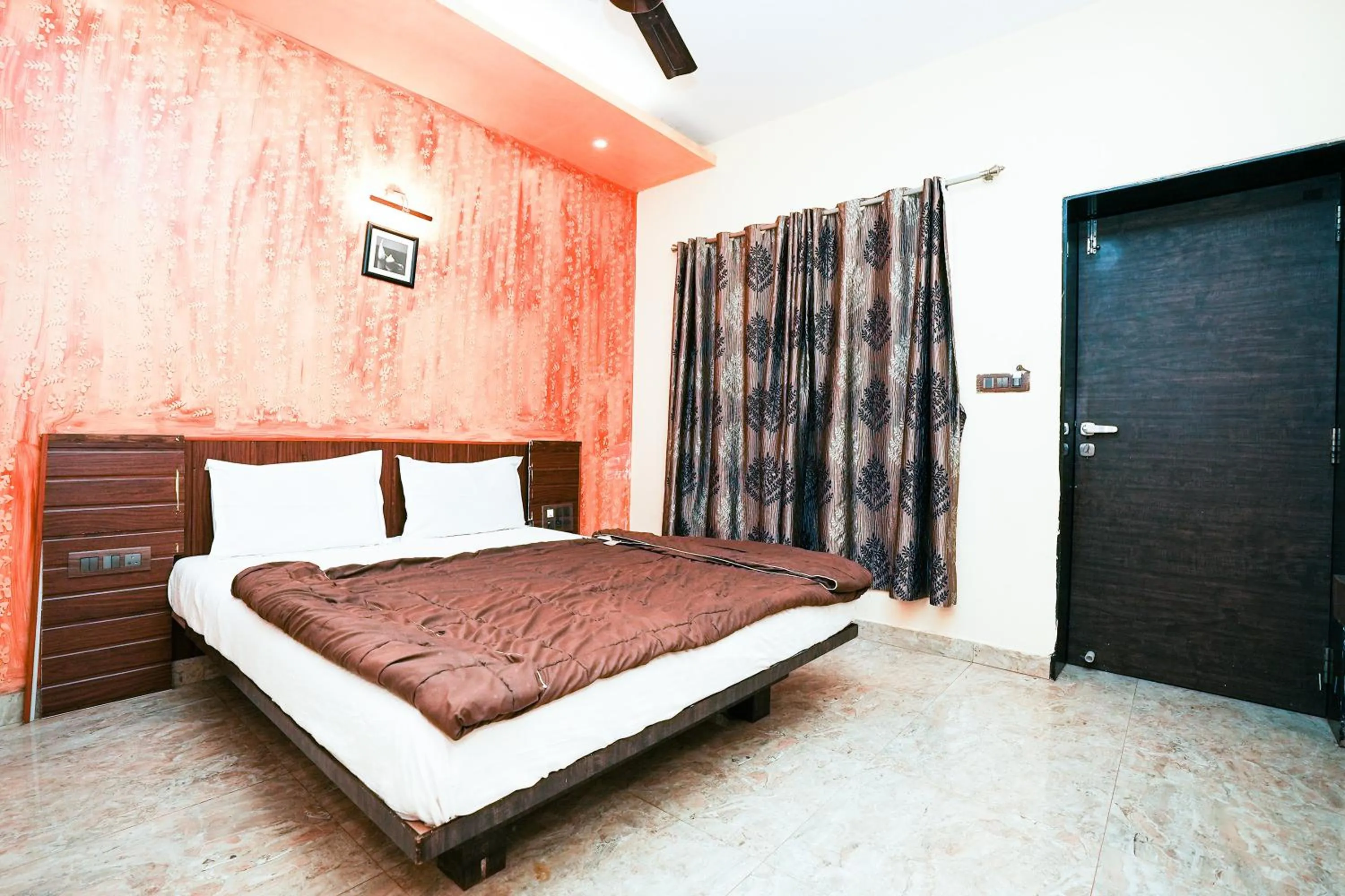 Bedroom, Bed in Dwarka Lawns Cottages