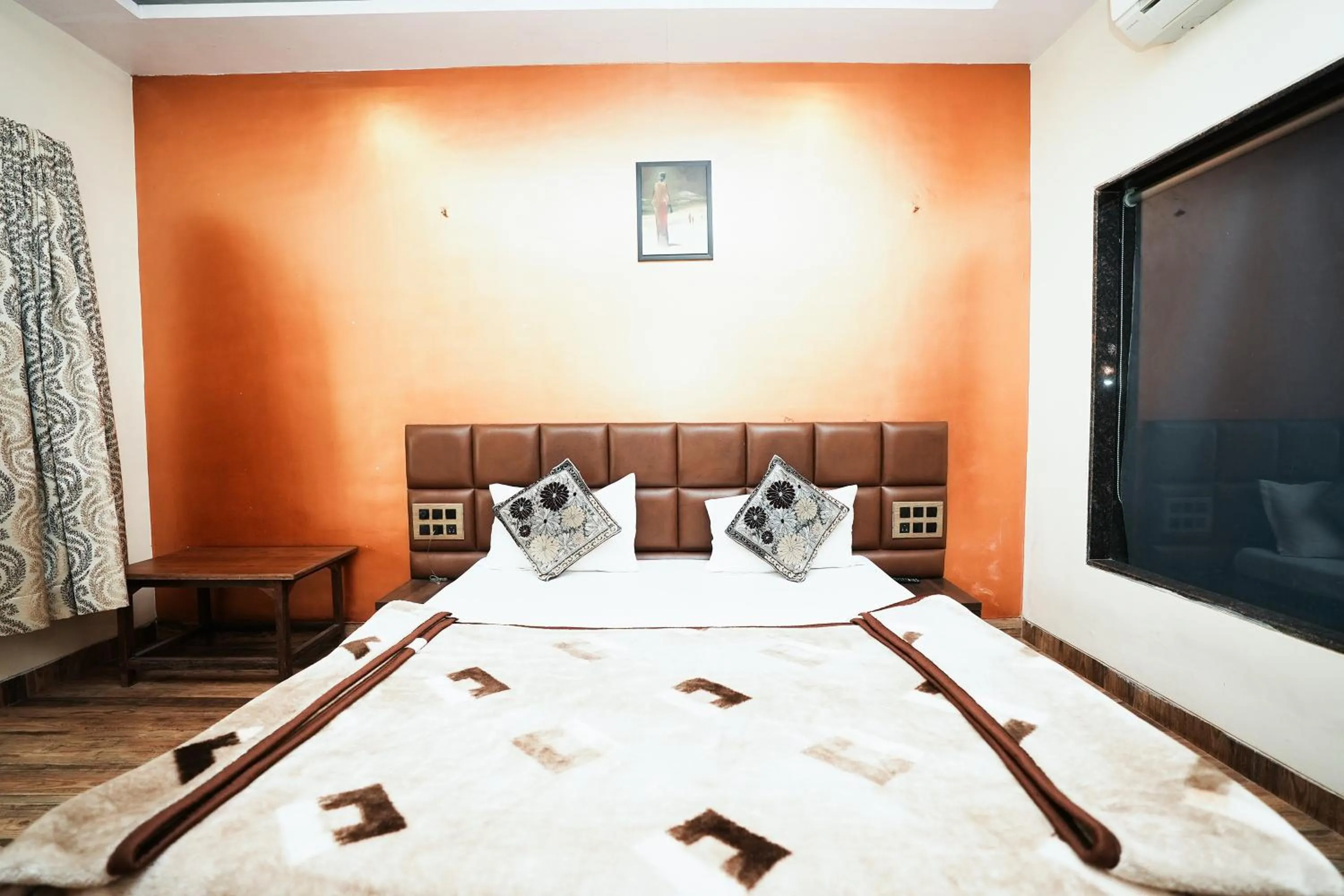 Bedroom, Bed in Dwarka Lawns Cottages
