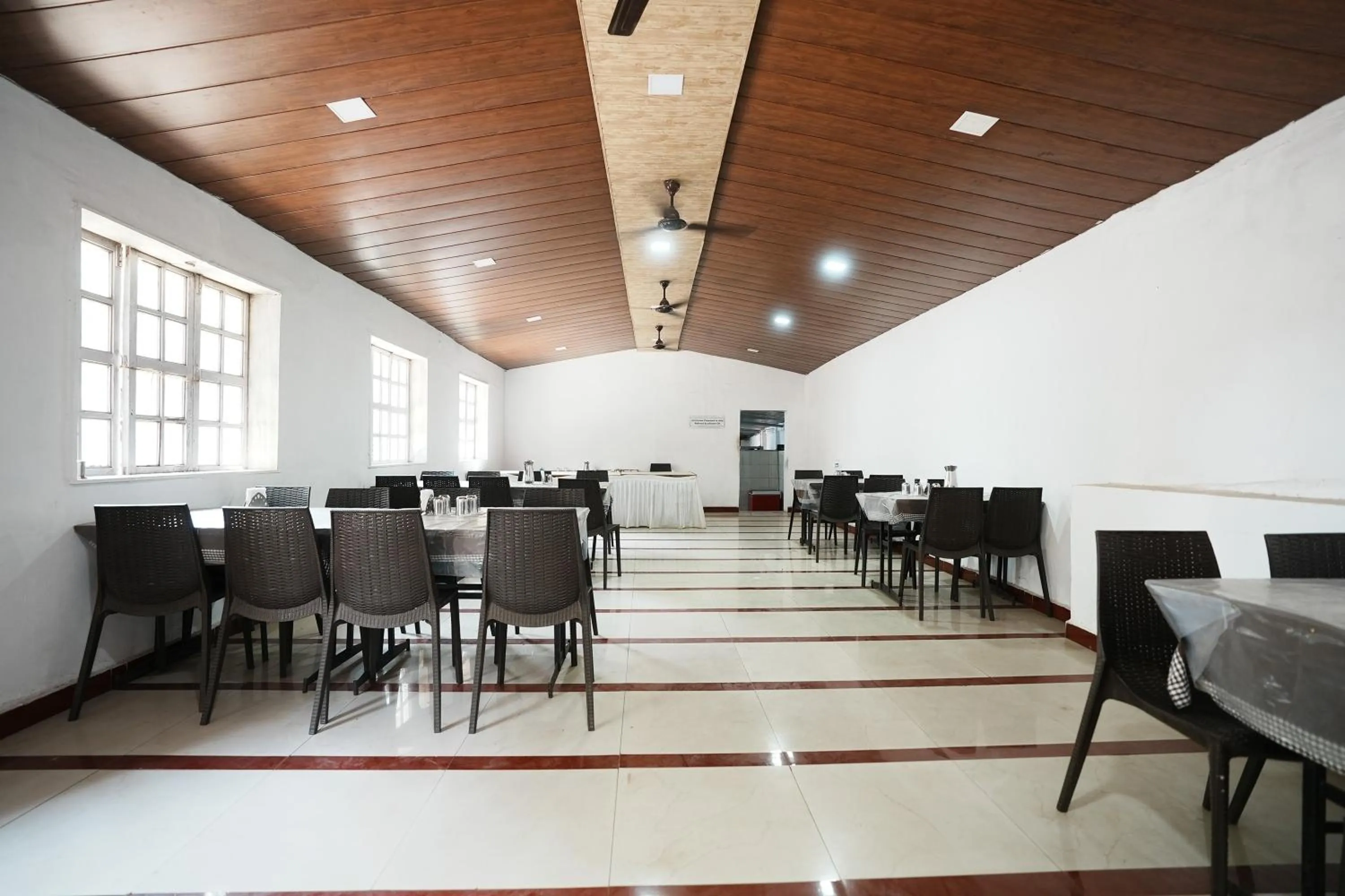 Restaurant/places to eat in Dwarka Lawns Cottages