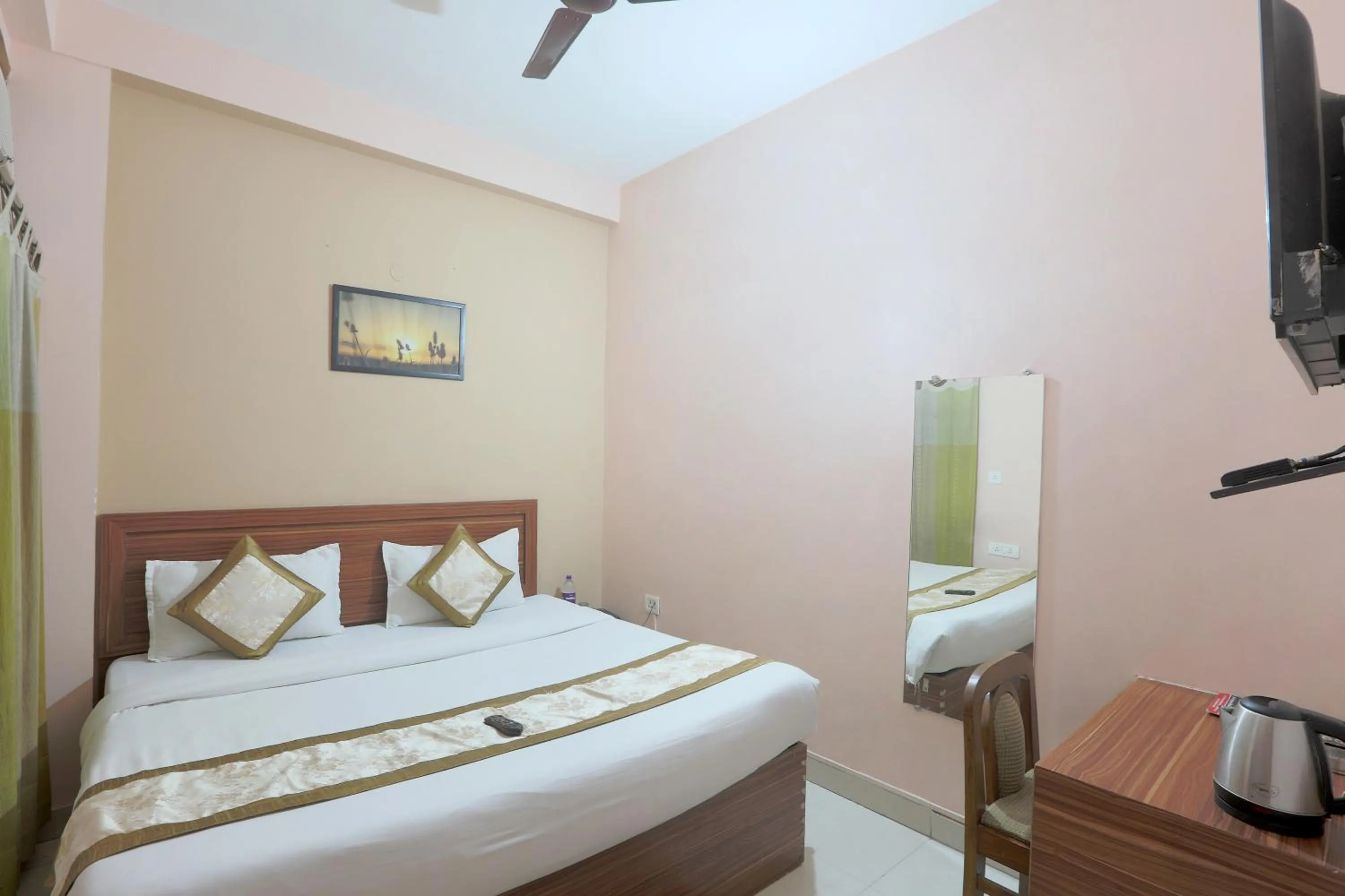 Bed in Hotel Ginger Palace By Aura