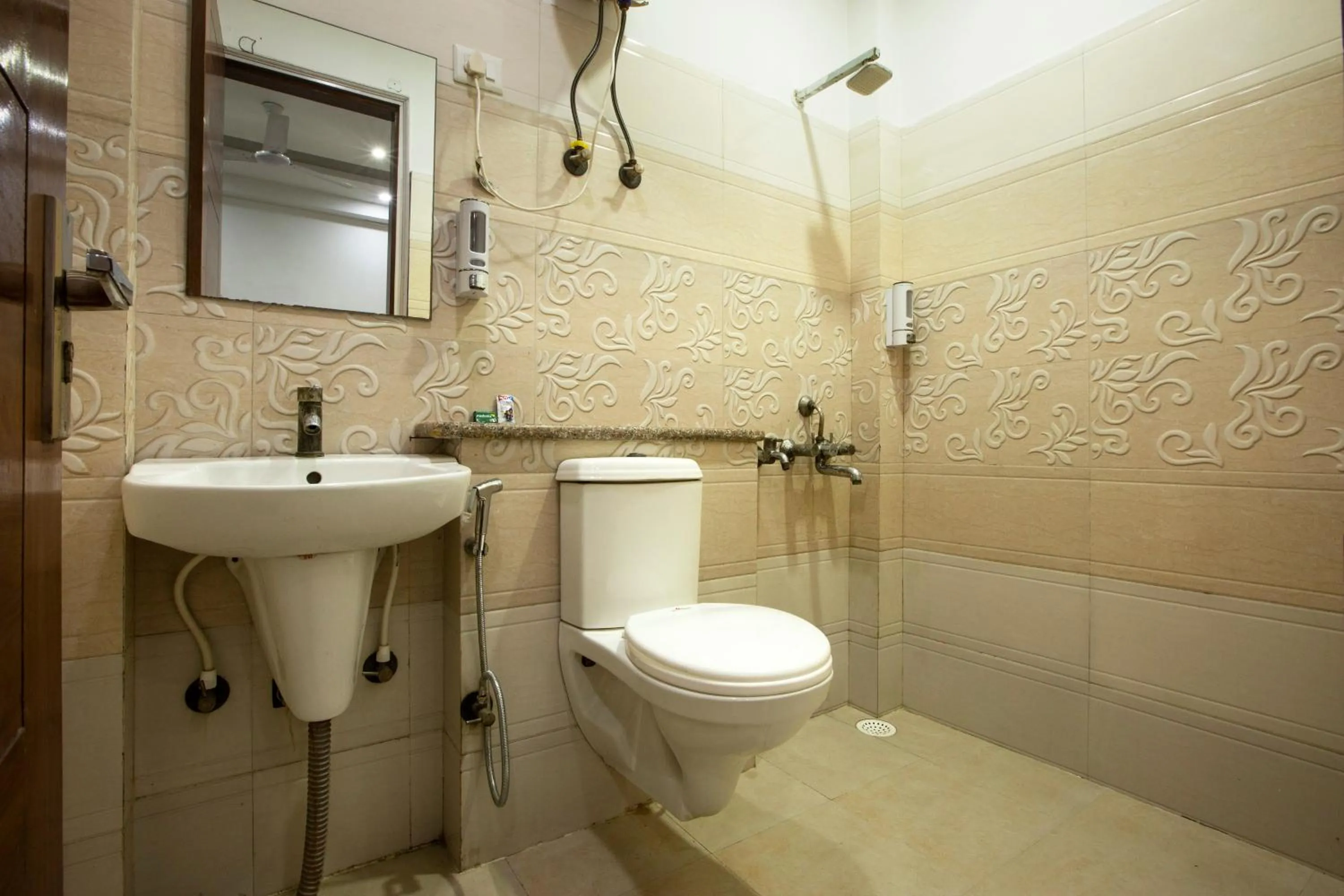 Bathroom in Hotel Ginger Palace By Aura