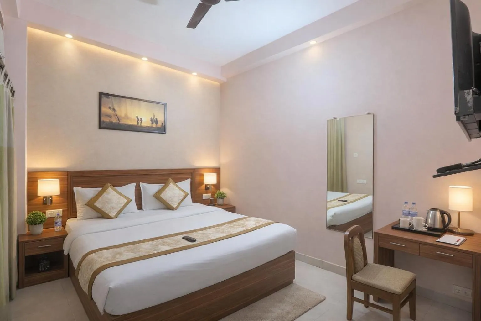 Bed in Hotel Ginger Palace By Aura